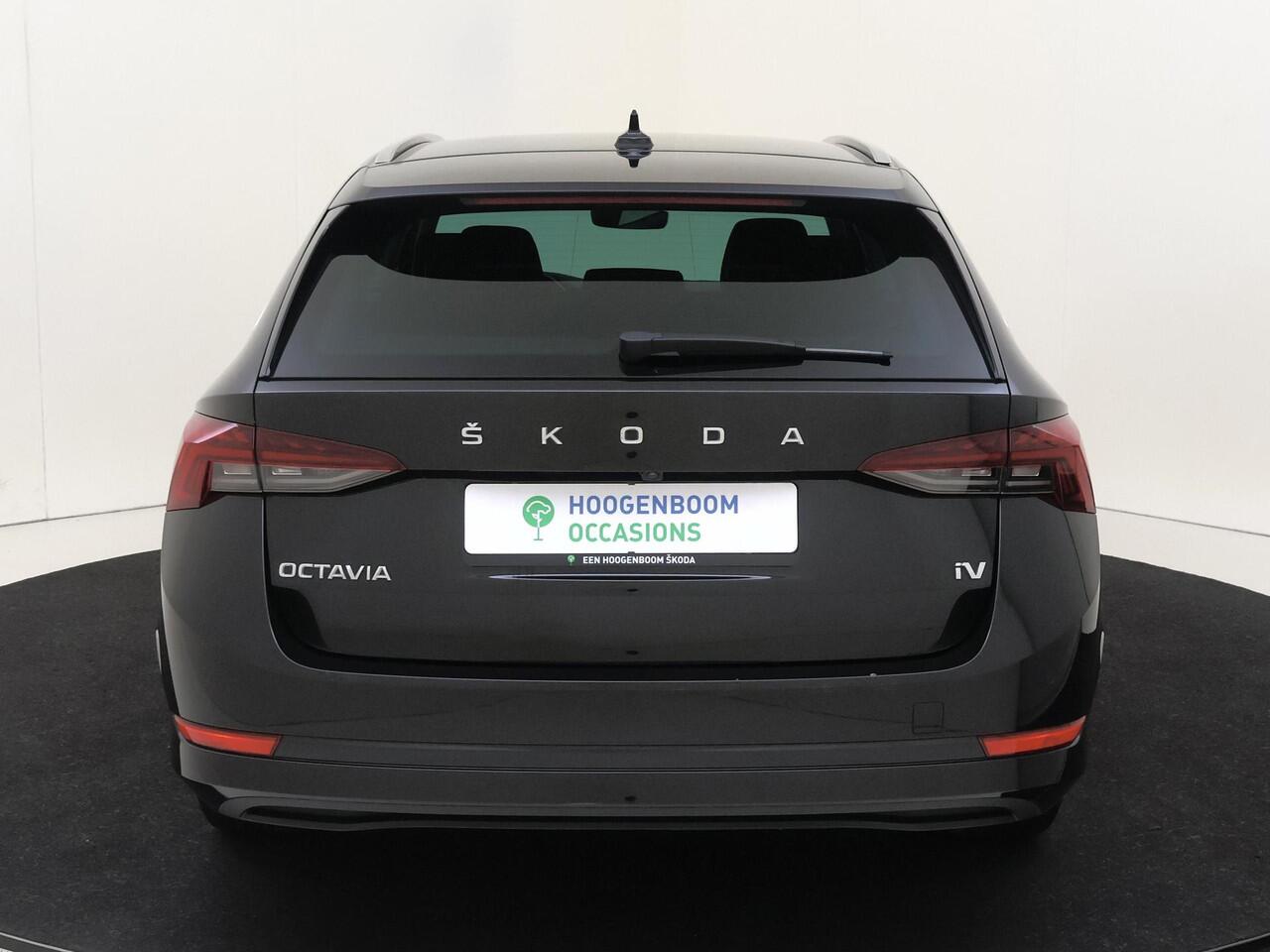 Skoda OCTAVIA Combi 1.4 TSI iV PHEV Business Edition | SoH 91% | Head-up display | Keyless | Achteruitrijcamera | Stoelverwarming | Navigatie | Adaptieve cruise control | Dodehoek detectie |