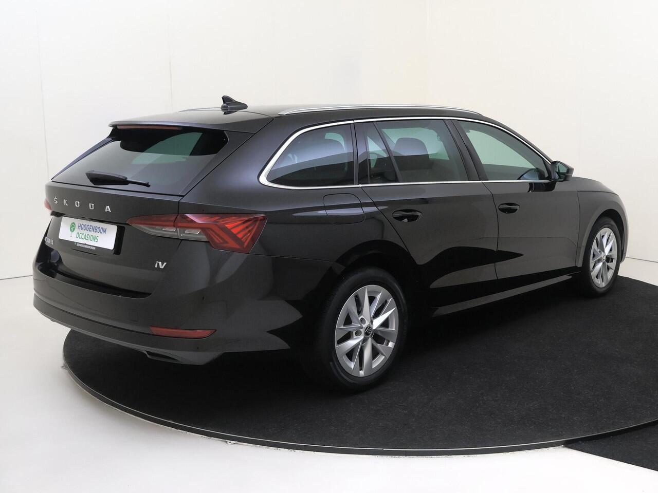 Skoda OCTAVIA Combi 1.4 TSI iV PHEV Business Edition | SoH 91% | Head-up display | Keyless | Achteruitrijcamera | Stoelverwarming | Navigatie | Adaptieve cruise control | Dodehoek detectie |