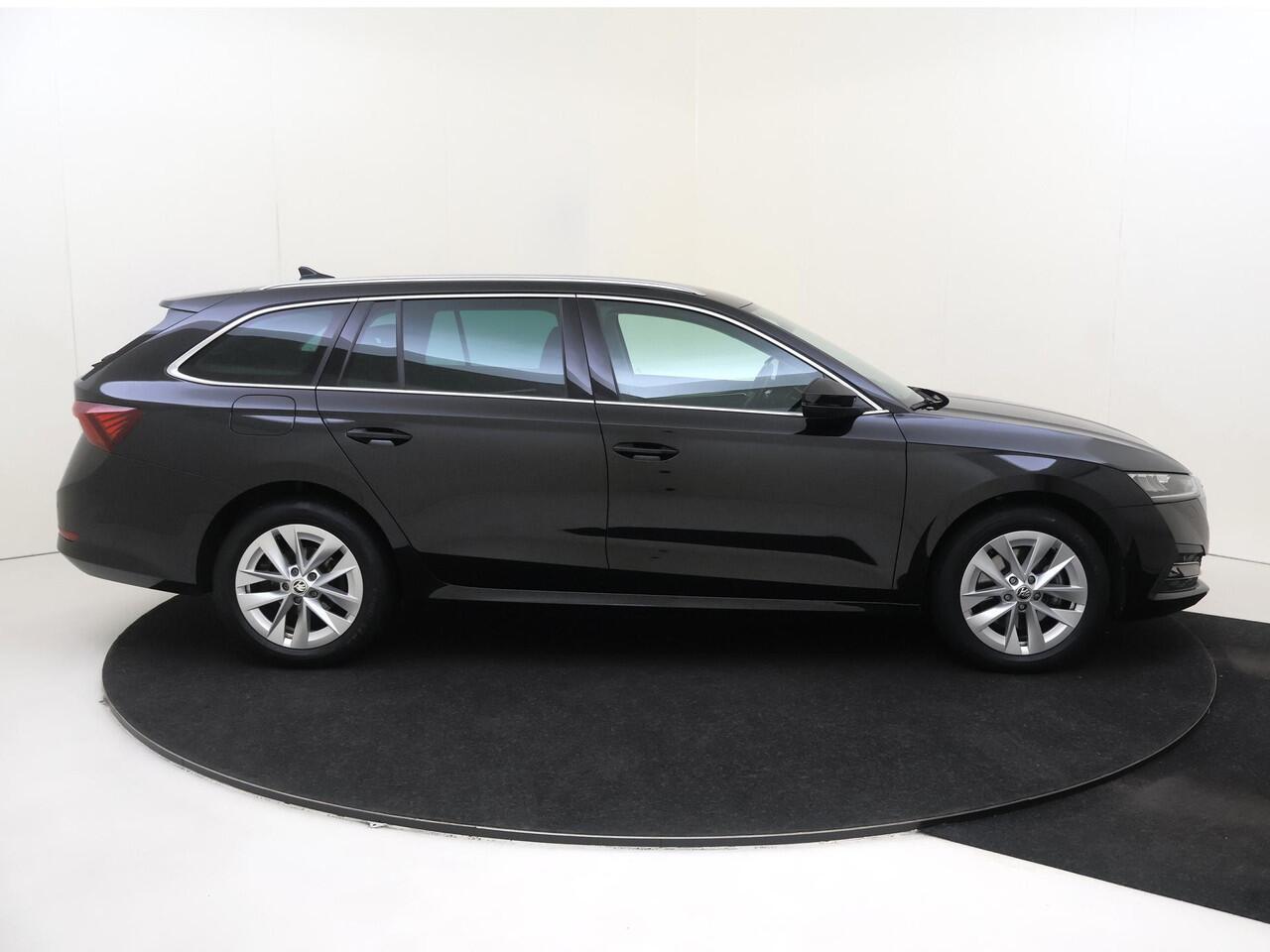 Skoda OCTAVIA Combi 1.4 TSI iV PHEV Business Edition | SoH 91% | Head-up display | Keyless | Achteruitrijcamera | Stoelverwarming | Navigatie | Adaptieve cruise control | Dodehoek detectie |