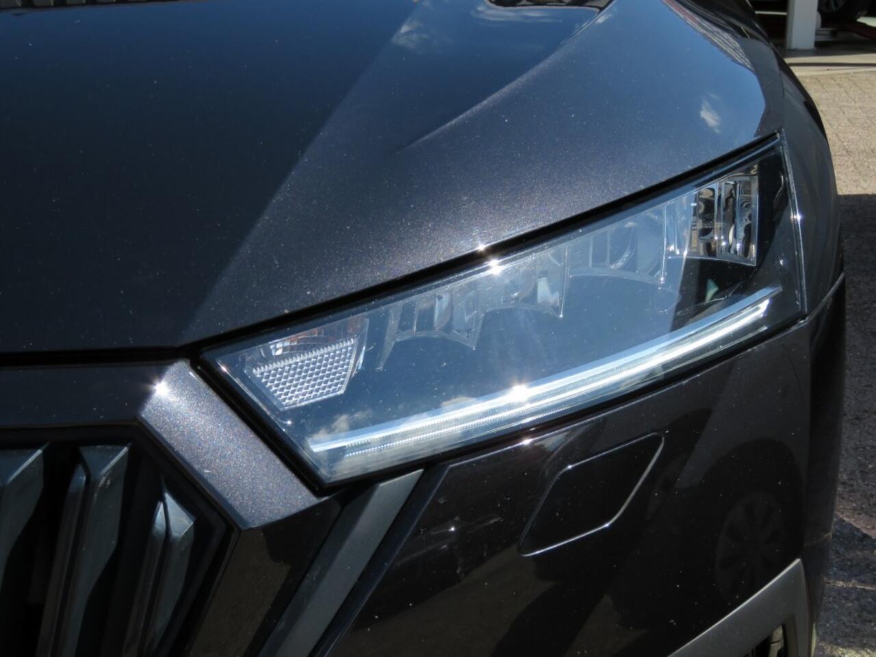 Skoda OCTAVIA 1.4 TSI 204PK IV PHEV SPORTLINE / 19 Inch / Memory Sportstoelen / Zwarte hemel / Stoelverw. / BOVAG garantie