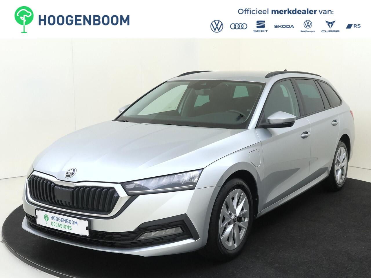Skoda OCTAVIA Combi 1.4 TSI iV PHEV Business Edition | Adaptieve cruise control | Navigatie | Stoel- en stuurwielverwarming | Elektrisch inklapbare buitenspiegels | Achterbank verwarmd | CarPlay | Keyless |