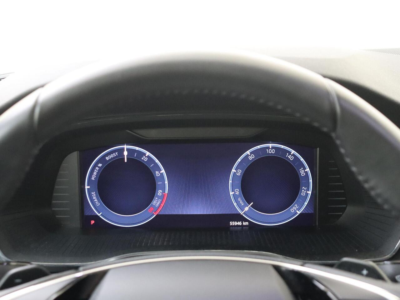 Skoda OCTAVIA Combi 1.4 TSI iV PHEV Business Edition | Panoramadak | Parkeersensoren | Adaptieve cruise control | CarPlay | Airco | Navigatie | Digital cockpit |