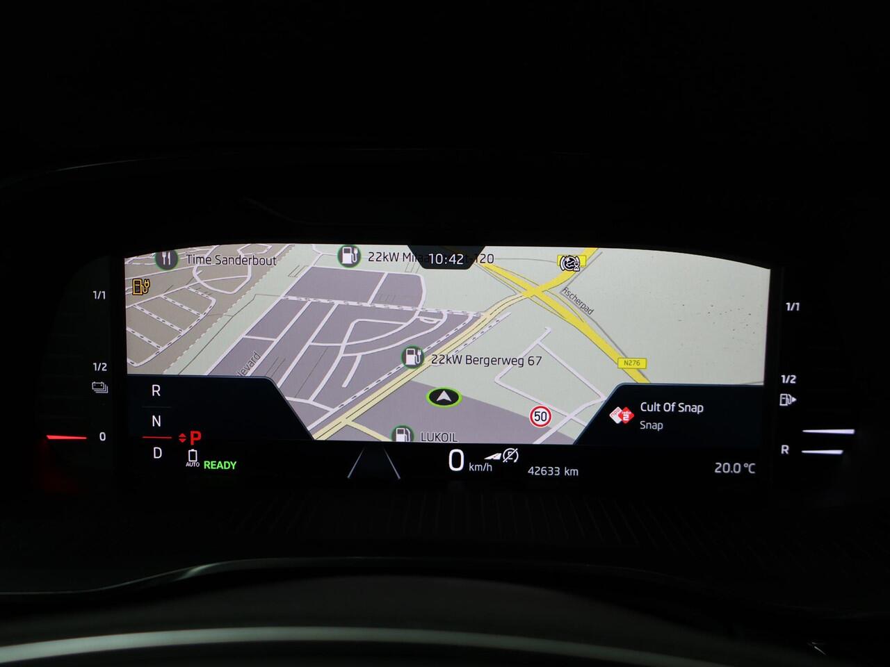 Skoda OCTAVIA Combi 1.4 TSI iV PHEV Sportline | 204 PK | SoH 89% | Head up display | Adaptive cruise control | Apple Carplay/Android Auto | 19" LM velgen |