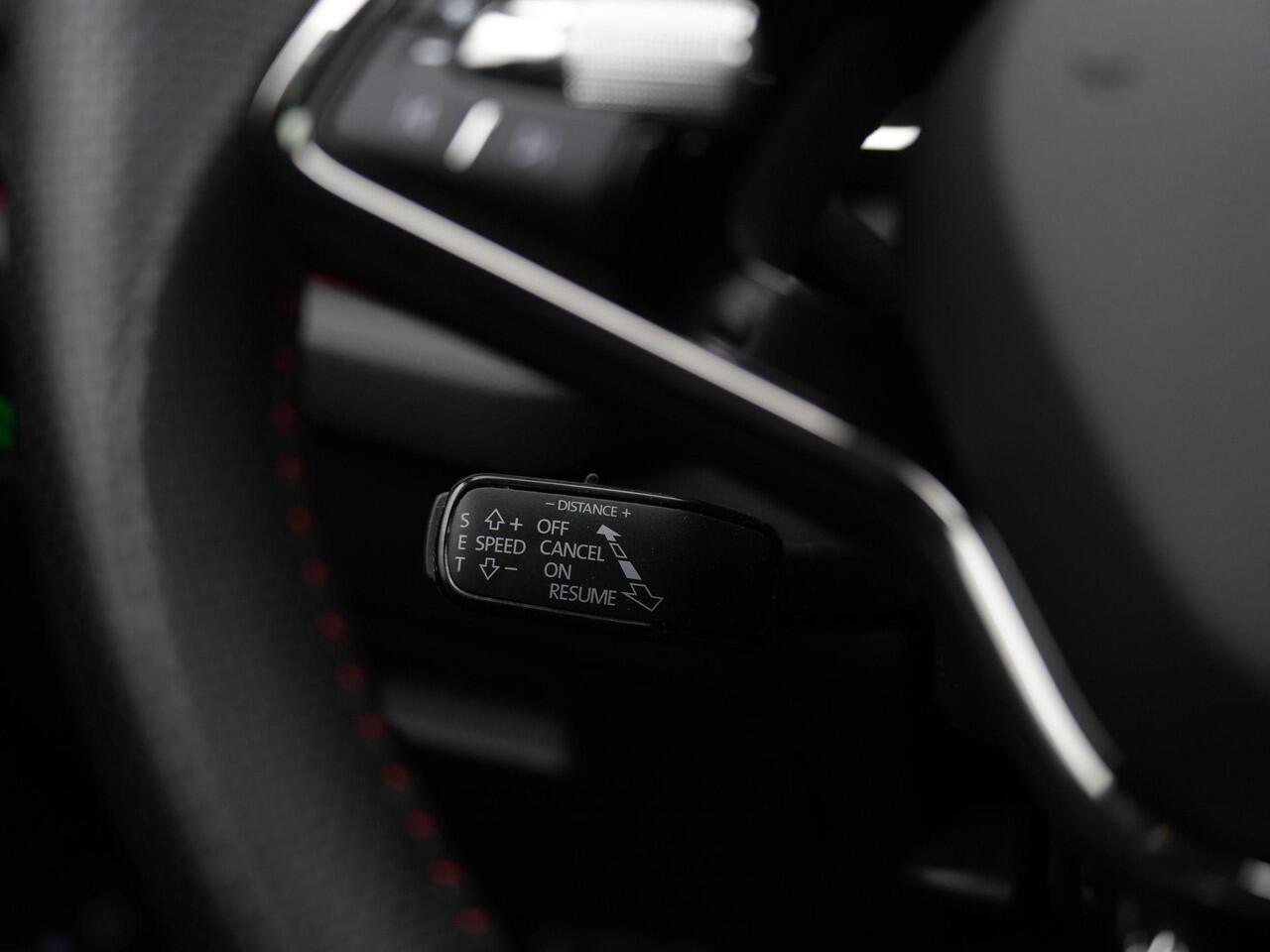 Skoda OCTAVIA 1.4 TSI 245 pk DSG RS iV PHEV Business | Panoramadak | Canton | Head-up display | Matrix LED | Stuur-/achterbankverwarming | Achteruitrijcamera