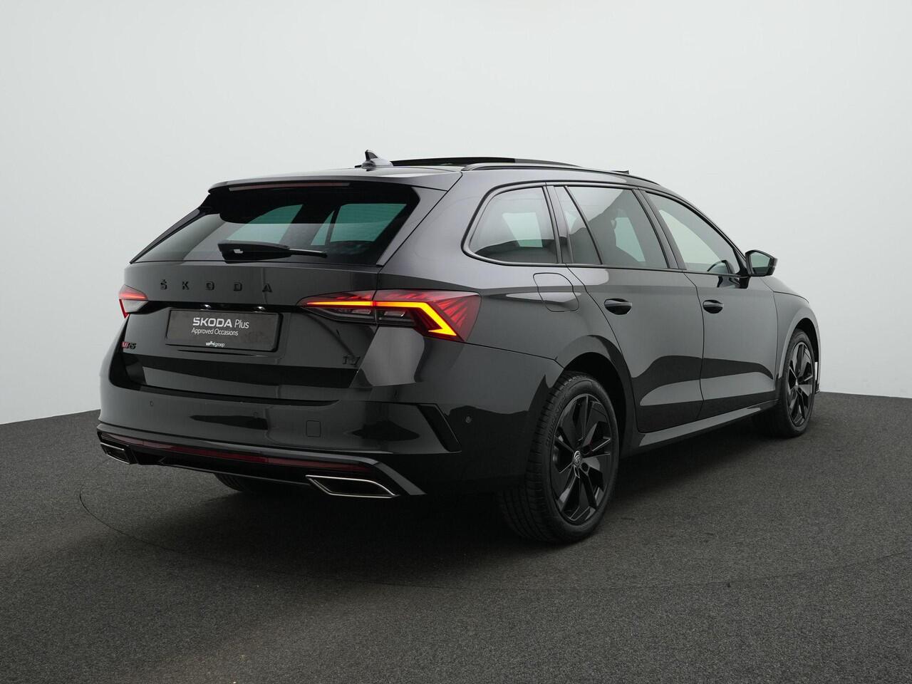 Skoda OCTAVIA 1.4 TSI 245 pk DSG RS iV PHEV Business | Panoramadak | Canton | Head-up display | Matrix LED | Stuur-/achterbankverwarming | Achteruitrijcamera