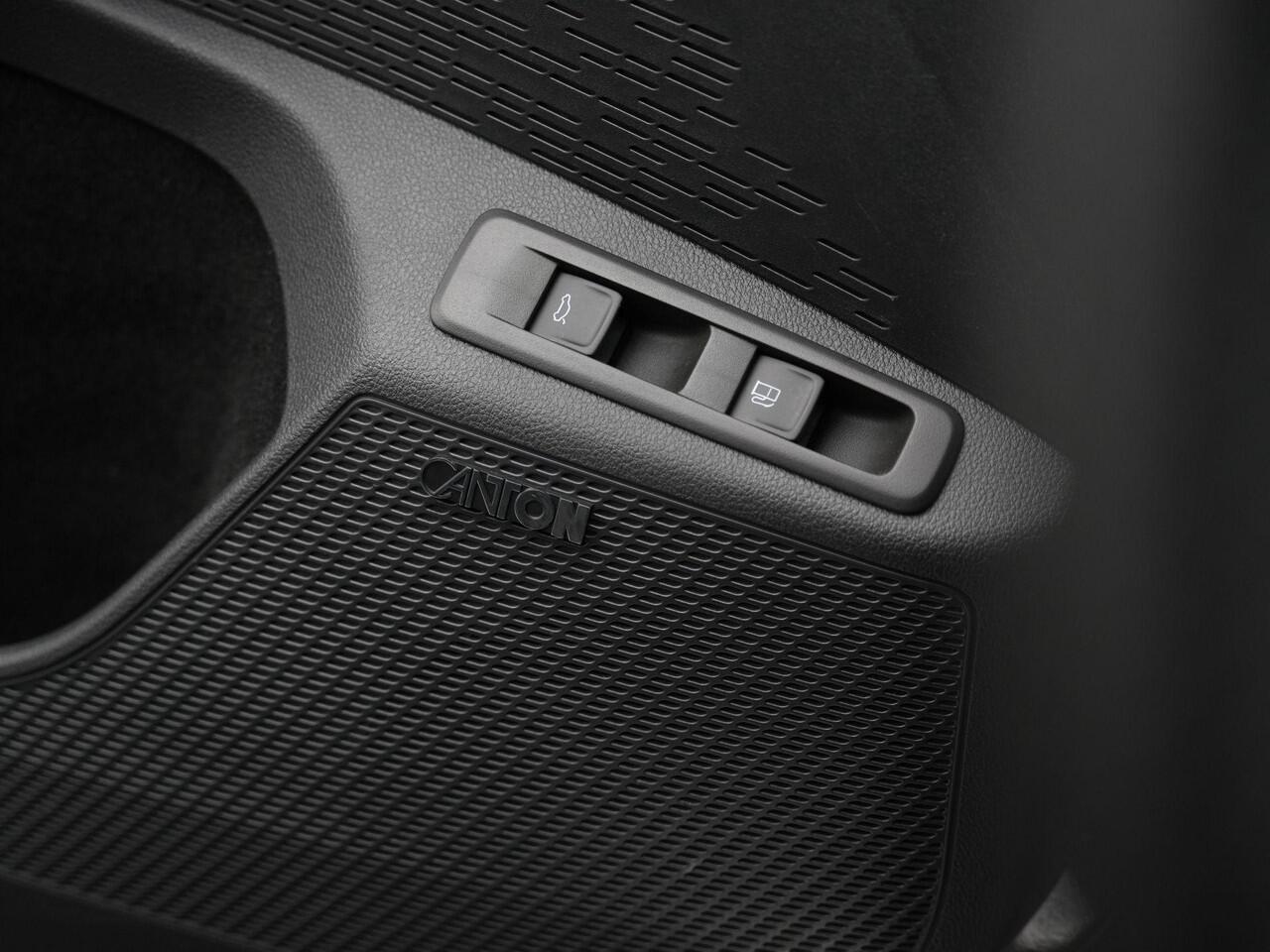 Skoda OCTAVIA 1.4 TSI 245 pk DSG RS iV PHEV Business | Panoramadak | Canton | Head-up display | Matrix LED | Stuur-/achterbankverwarming | Achteruitrijcamera