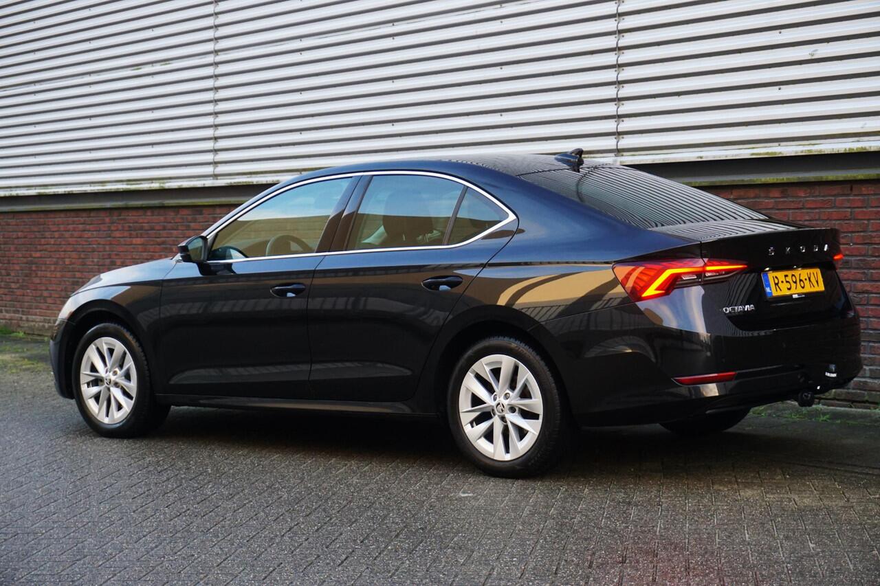 Skoda OCTAVIA 1.0 TSI Business Edition Plus/Trekhaak/Leer/ 100%-Dealeronderhouden.