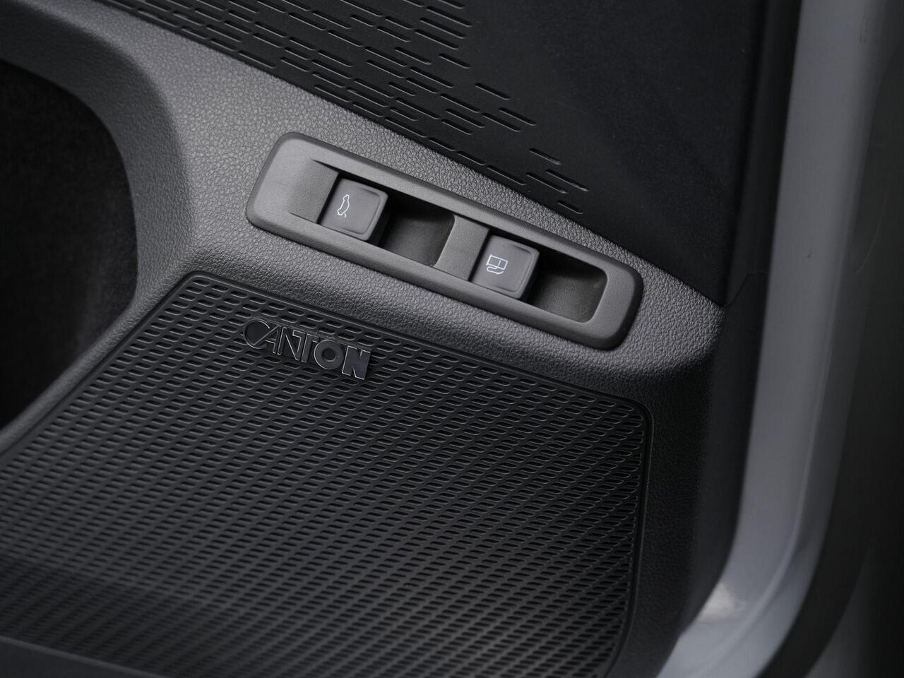 Skoda OCTAVIA Combi 1.4 TSI 245 pk DSG RS iV PHEV Business | Panoramadak | Geheugen-/massagestoelen | Head-up display | Canton | Matrix LED | Leder/alcantara