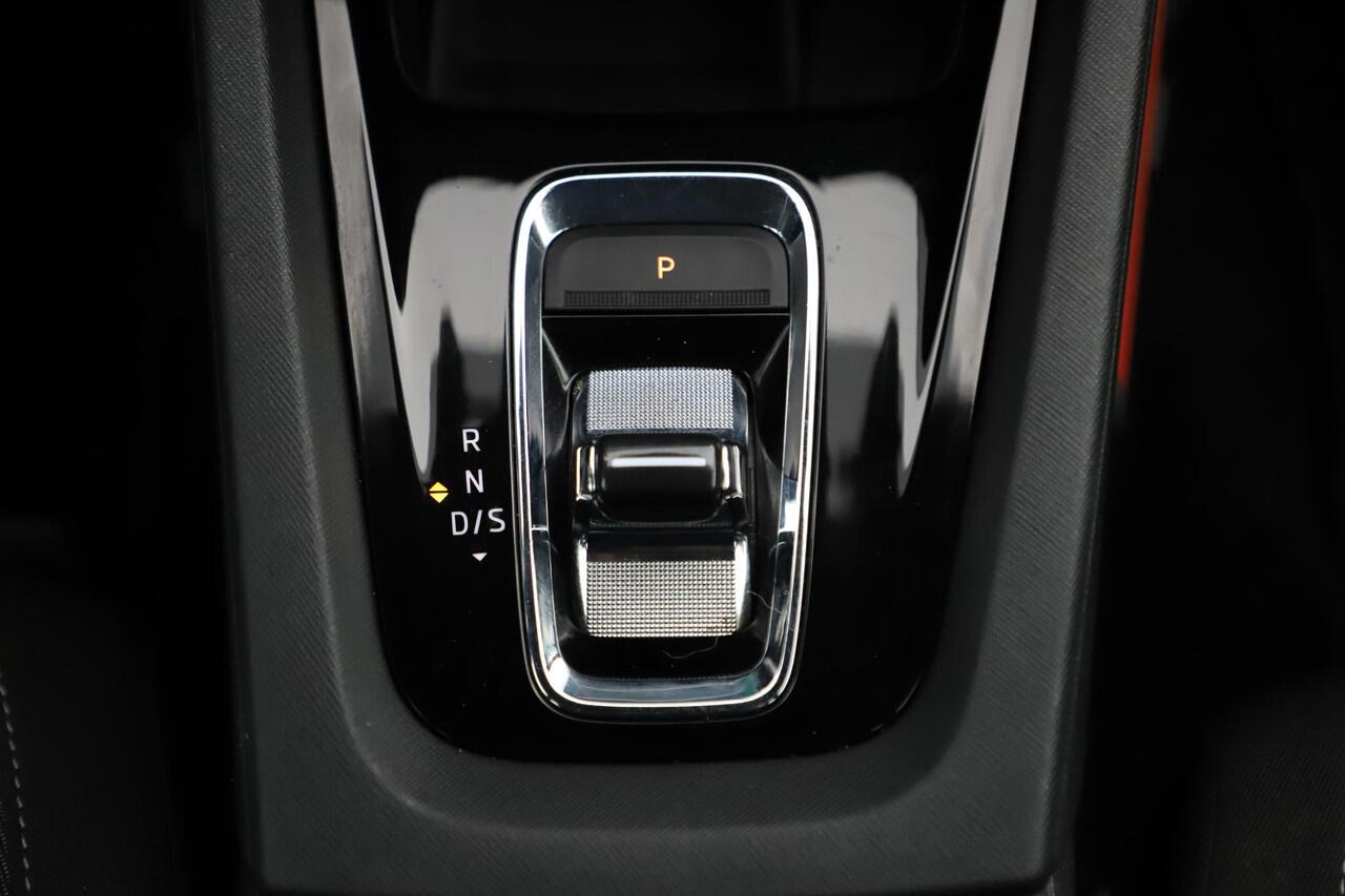 Skoda OCTAVIA Combi 1.0 e-TSI Ambition Automaat Virtual Cockpit Navigatie Carplay Android LMV LED Clima Cruise Lane Assist