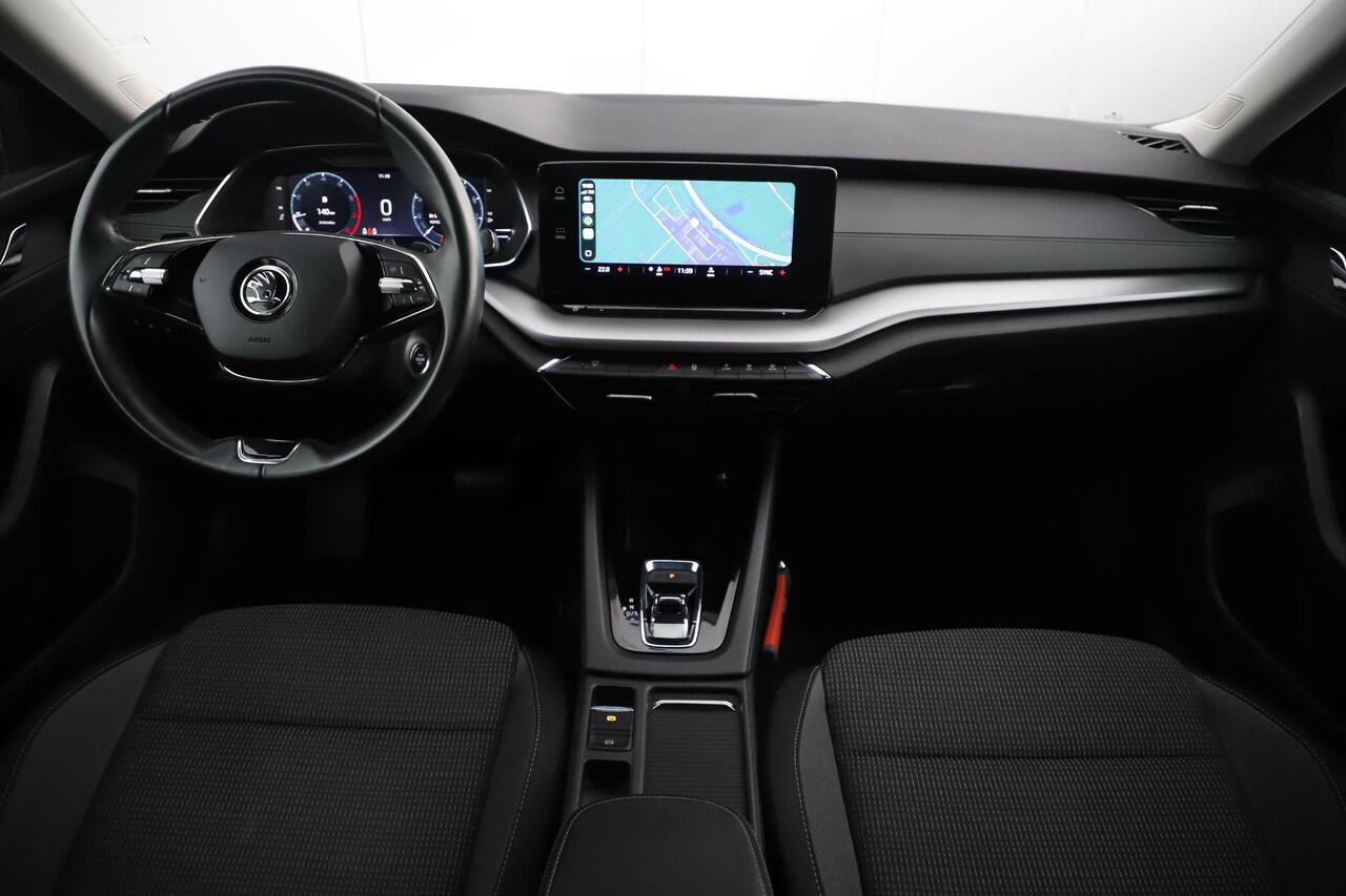 Skoda OCTAVIA Combi 1.0 e-TSI Ambition Automaat Virtual Cockpit Navigatie Carplay Android LMV LED Clima Cruise Lane Assist