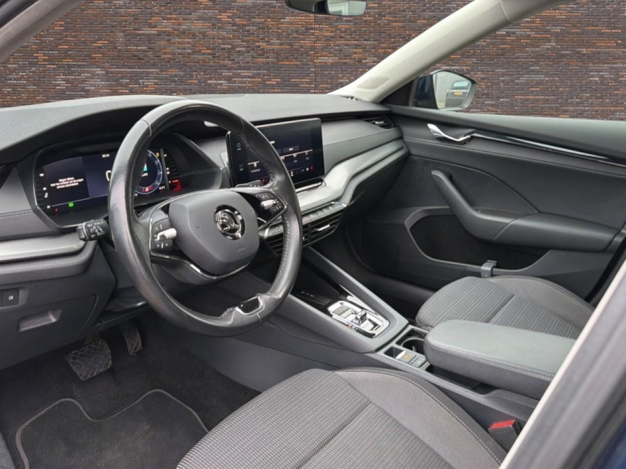 Skoda OCTAVIA 1.0 e-TSI ECC LMV NAVI CRUISE