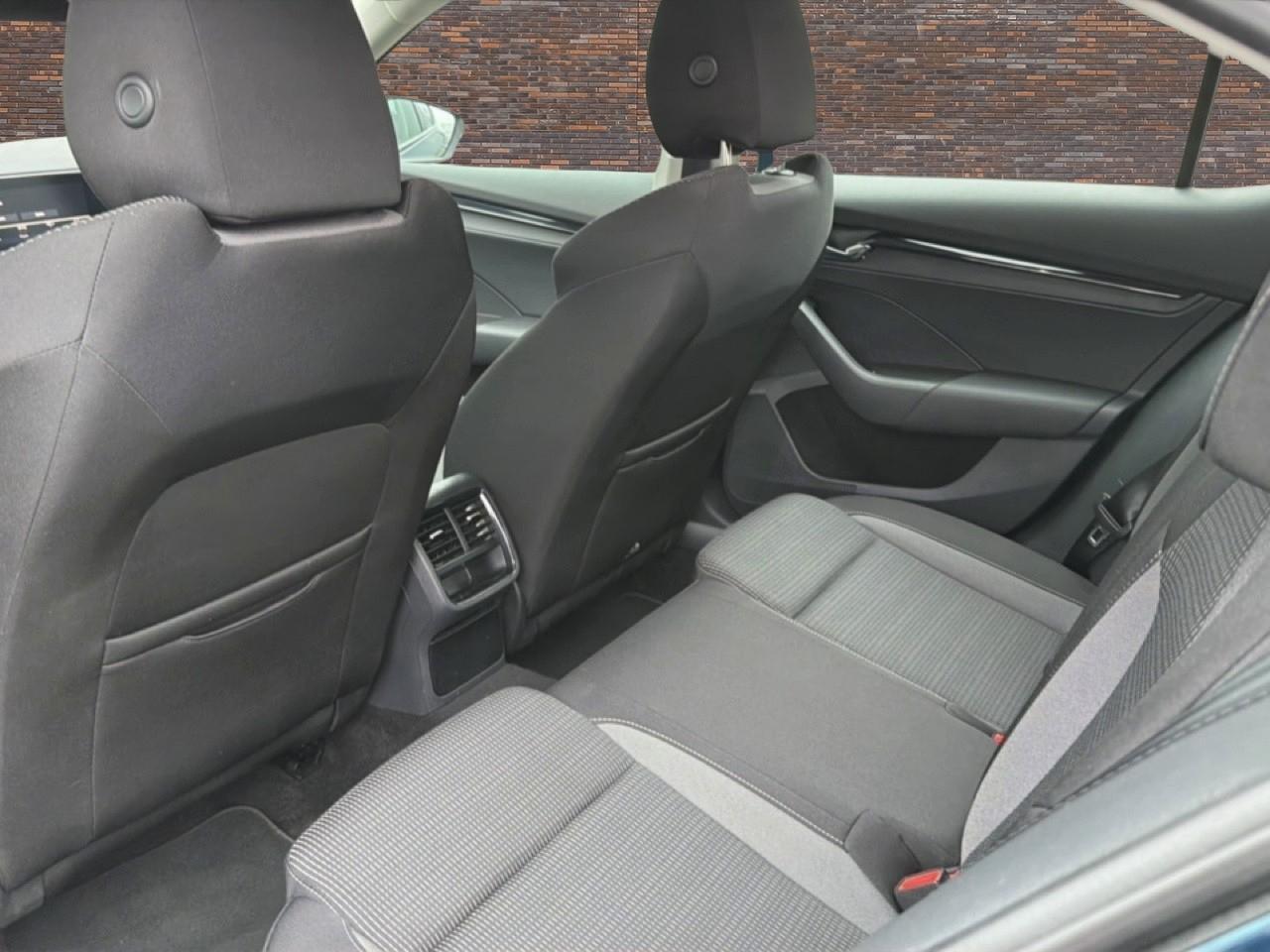 Skoda OCTAVIA 1.0 e-TSI ECC LMV NAVI CRUISE