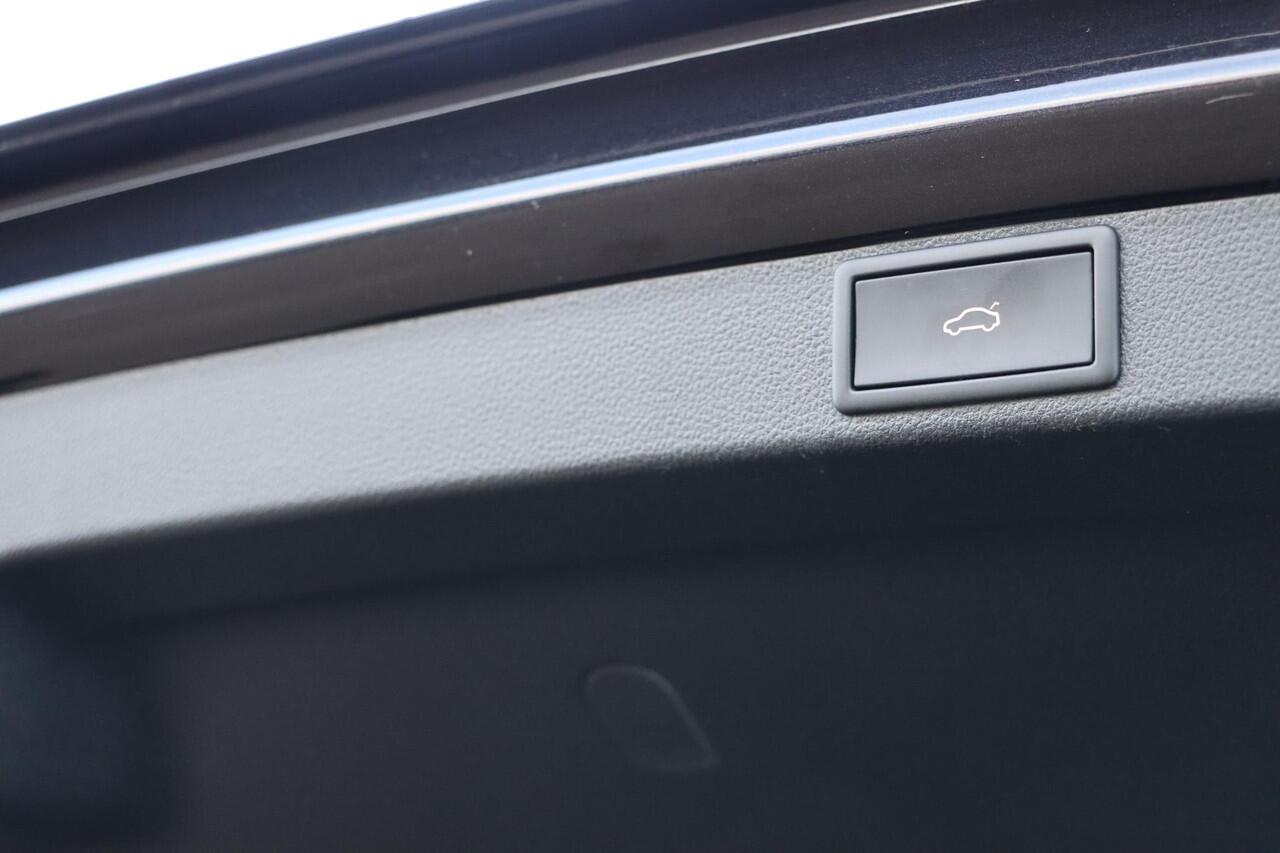 Skoda OCTAVIA Combi 2.0 TSI RS 245pk DSG7 | Carplay | Camera | Stoel+stuurverwarming | Travelassist| Achterbank verwarmbaar