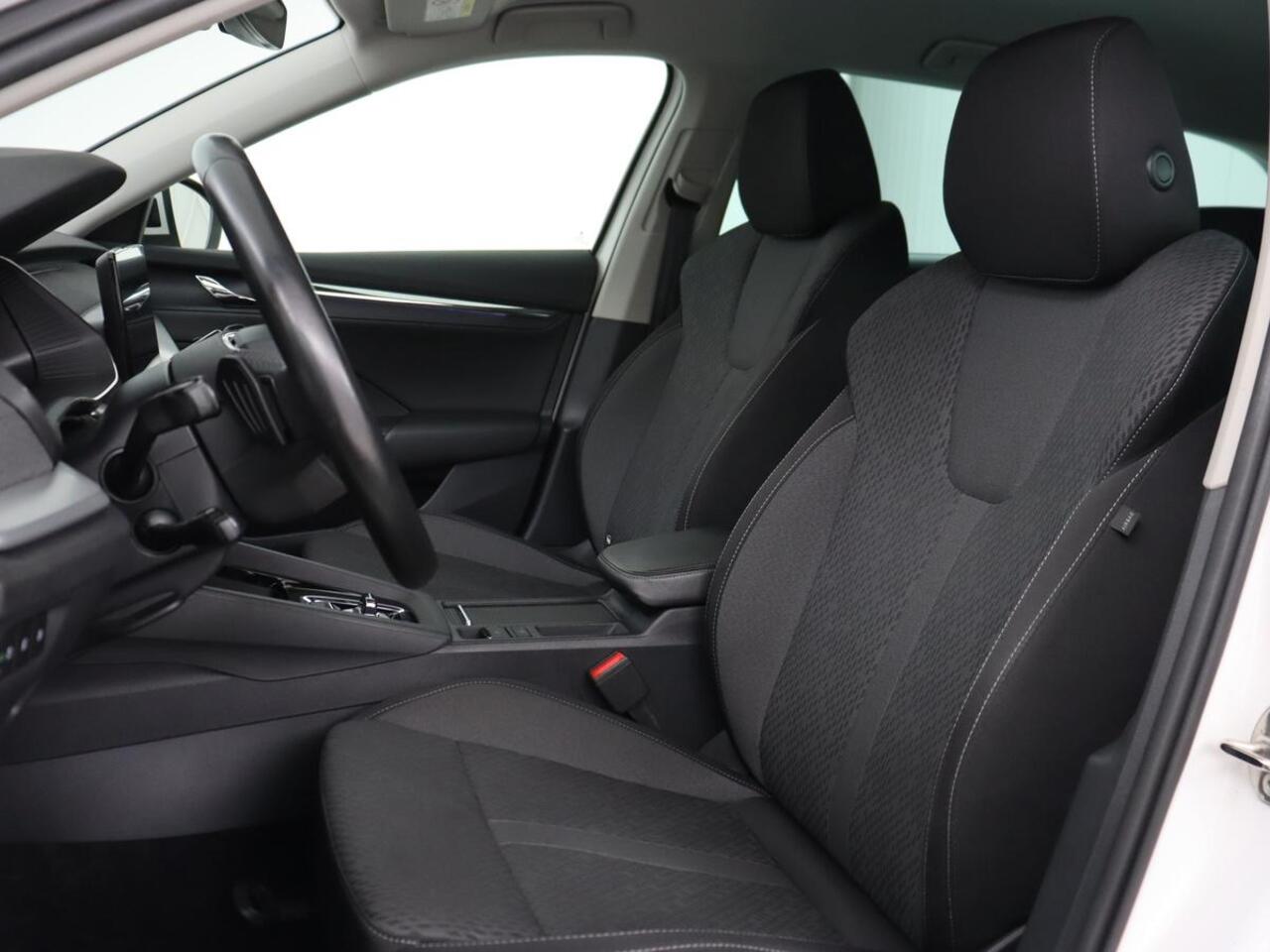 Skoda OCTAVIA 1.5 TSI Business Edition Plus | Stoelverwarming | Trekhaak | Adaptive cruise | Keyless | Full LED | Parkeerhulp | Climate control