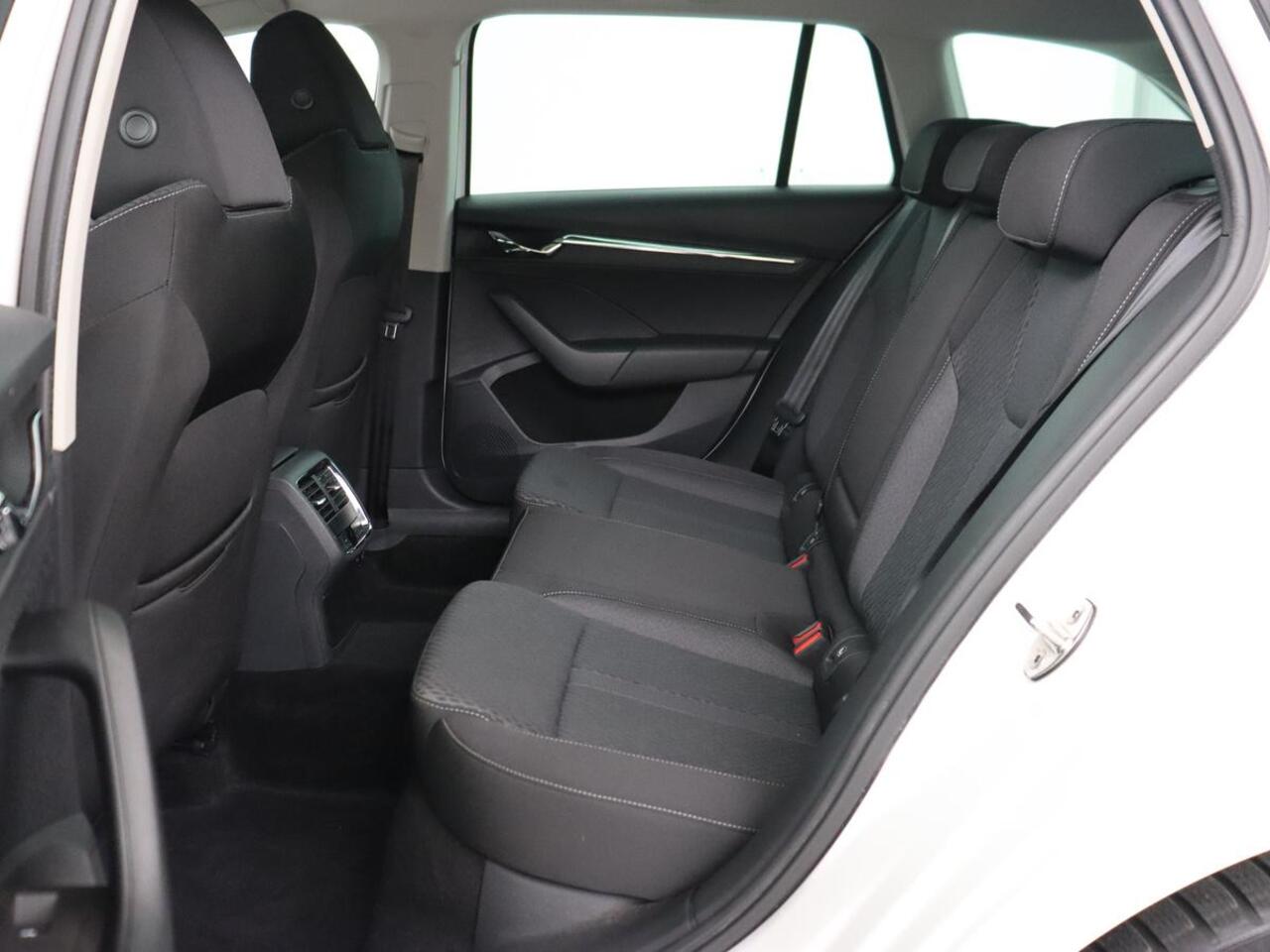 Skoda OCTAVIA 1.5 TSI Business Edition Plus | Stoelverwarming | Trekhaak | Adaptive cruise | Keyless | Full LED | Parkeerhulp | Climate control