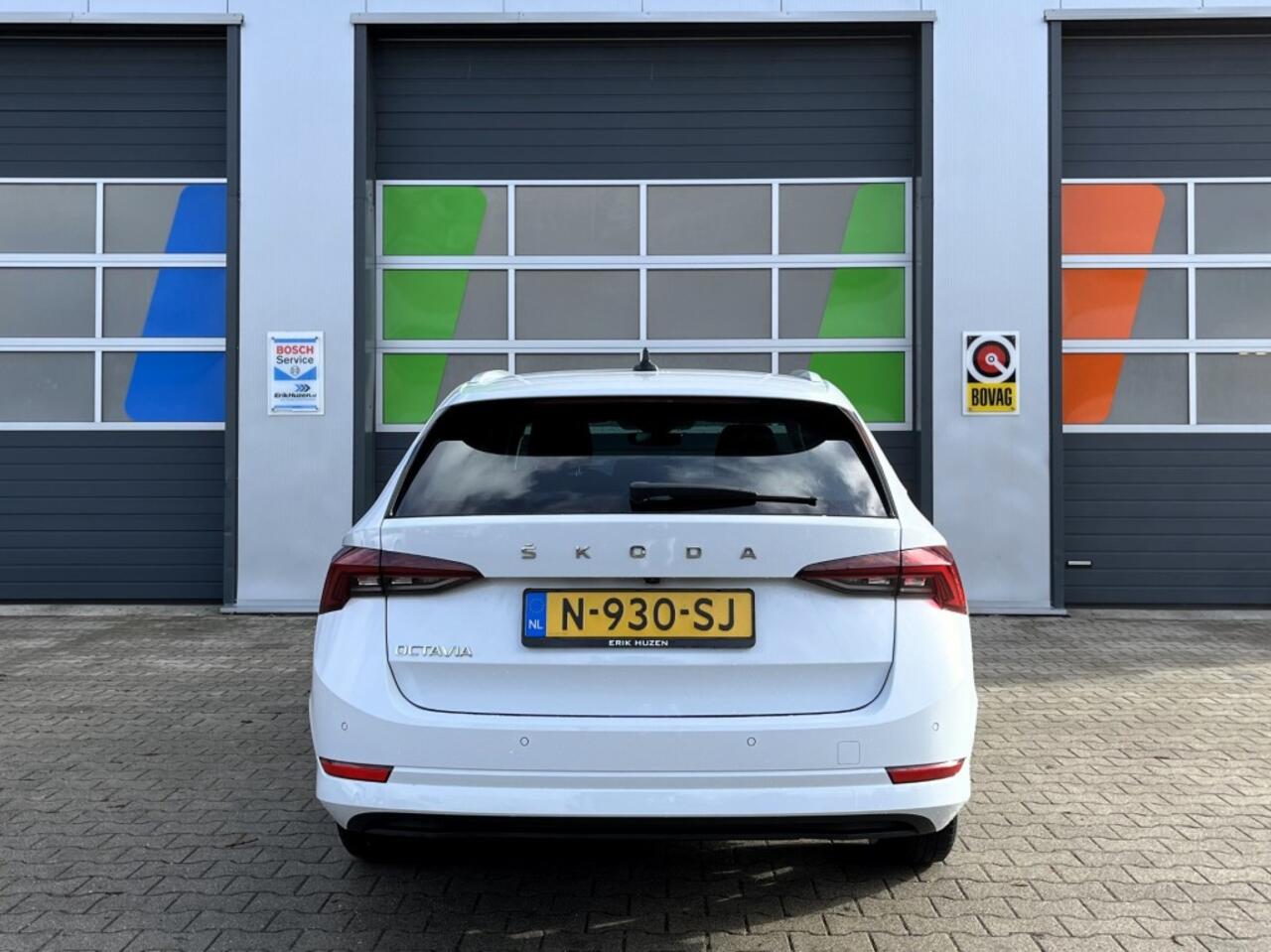 Skoda OCTAVIA Octavia 2022 / CarPlay / Stoelverwarming / Park Assist / 113k km / NL-Auto