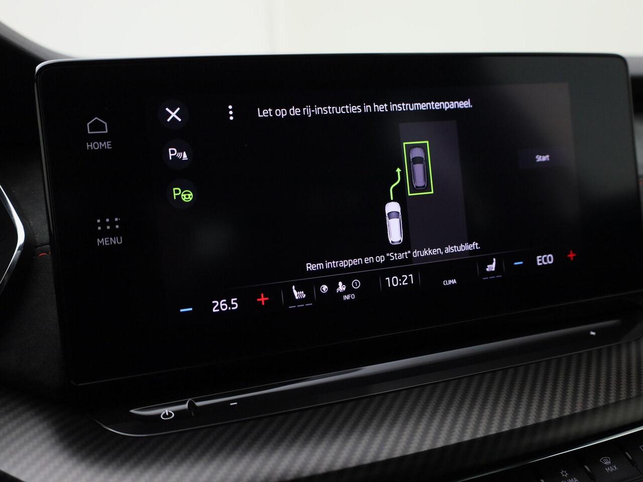 Skoda OCTAVIA Combi 1.4TSI 180kW/245PK RS iV PHEV DSG · Panoramadak · Camera + Parkeersensoren · Apple/Android