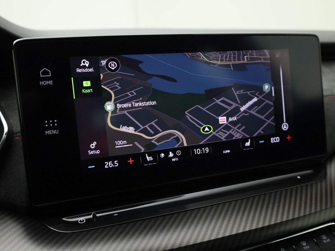 Skoda OCTAVIA Combi 1.4TSI 180kW/245PK RS iV PHEV DSG · Panoramadak · Camera + Parkeersensoren · Apple/Android