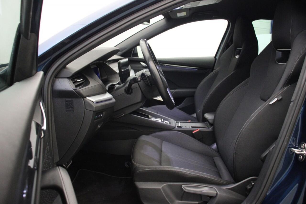 Skoda OCTAVIA 1.0 e-TSI Sport Business Automaat - Digitaal Cockpit, Carplay, Sportstoelen