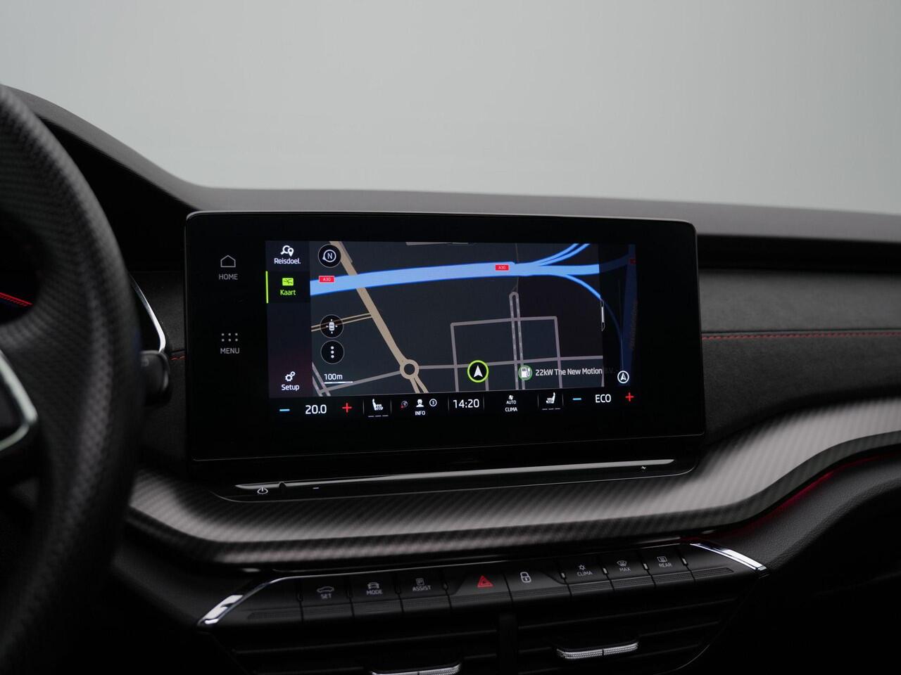 Skoda OCTAVIA Combi 1.4 TSI 245 pk DSG RS iV PHEV Business | Panoramadak | Head-up display | Matrix LED | Stuur-/stoelverwarming | Achteruitrijcamera