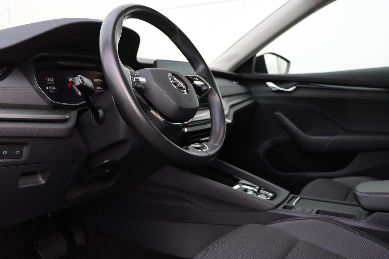 Skoda OCTAVIA Combi 1.4 TSI iV PHEV Business Edition 204pk DSG6 | Stoelverwarming | Stuurverwarming | Carplay | Clima