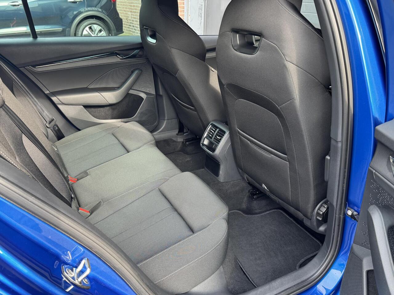 Skoda OCTAVIA COMBI 1.0 TSI SPORT BUSINESS I TREKHAAK I APPLE CARPLAY I CLIMATE CONTROL I P-SENSOREN