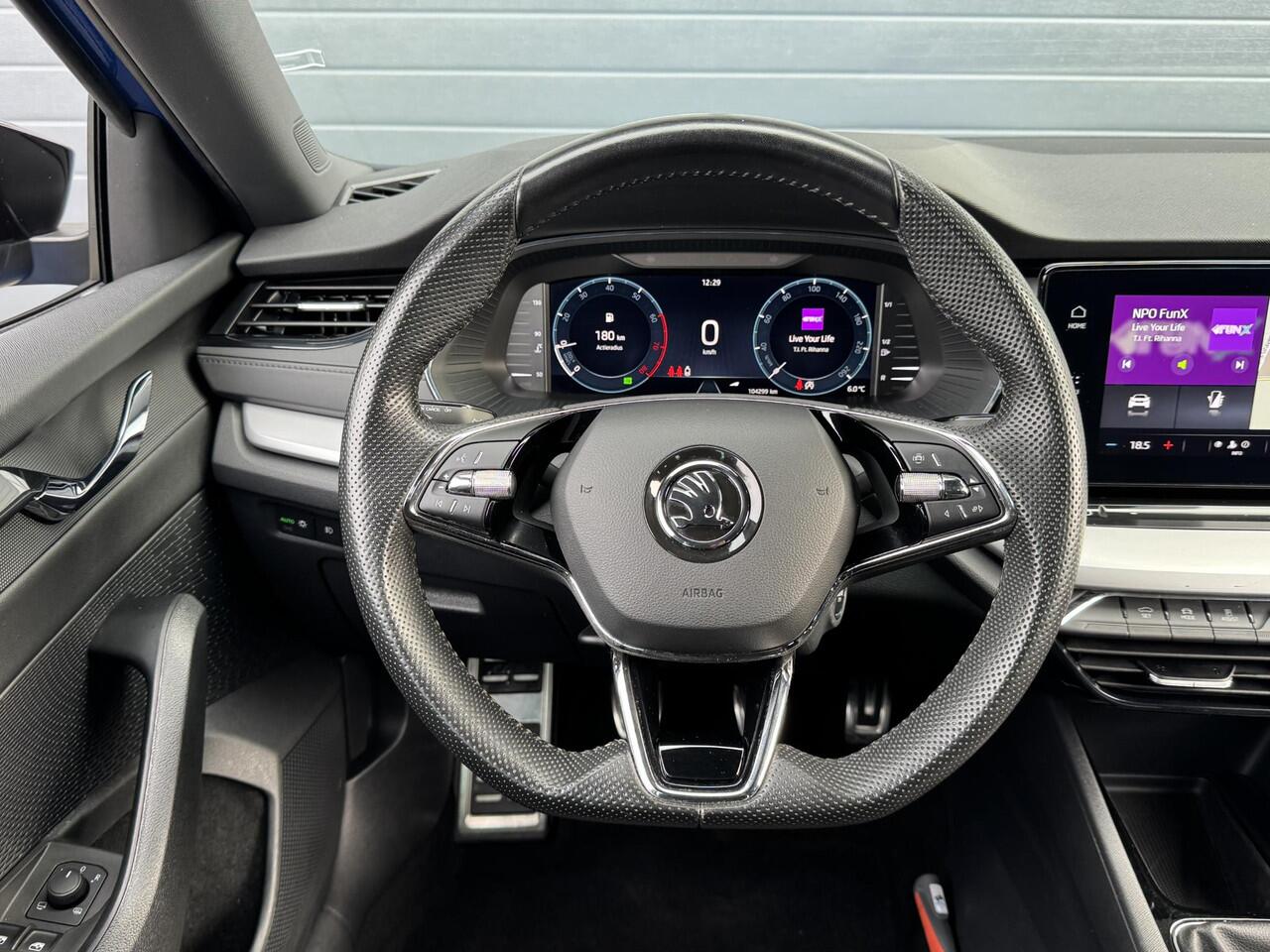 Skoda OCTAVIA COMBI 1.0 TSI SPORT BUSINESS I TREKHAAK I APPLE CARPLAY I CLIMATE CONTROL I P-SENSOREN