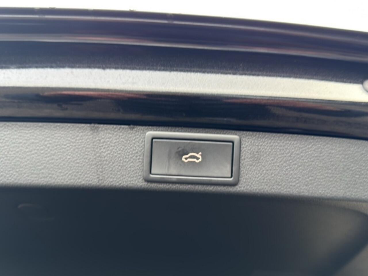 Skoda OCTAVIA 2.0 TDI DSG RS PANODAK/ELEKKLEP/CAMERA/ACC/STOELVERW