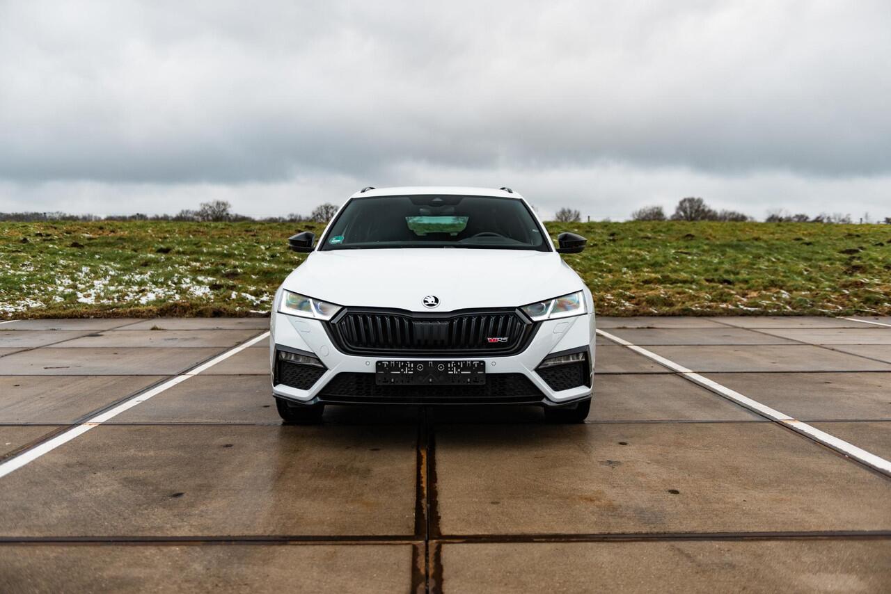 Skoda OCTAVIA Combi 1.4 TSI RS iV PHEV | SPORT COMFORT STOELEN | HEAD UP | 19" ALTAIR VELGEN | ADAPTIVE CRUISE