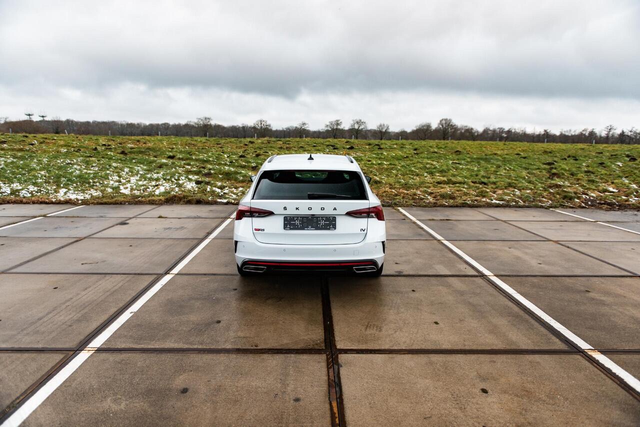 Skoda OCTAVIA Combi 1.4 TSI RS iV PHEV | SPORT COMFORT STOELEN | HEAD UP | 19" ALTAIR VELGEN | ADAPTIVE CRUISE