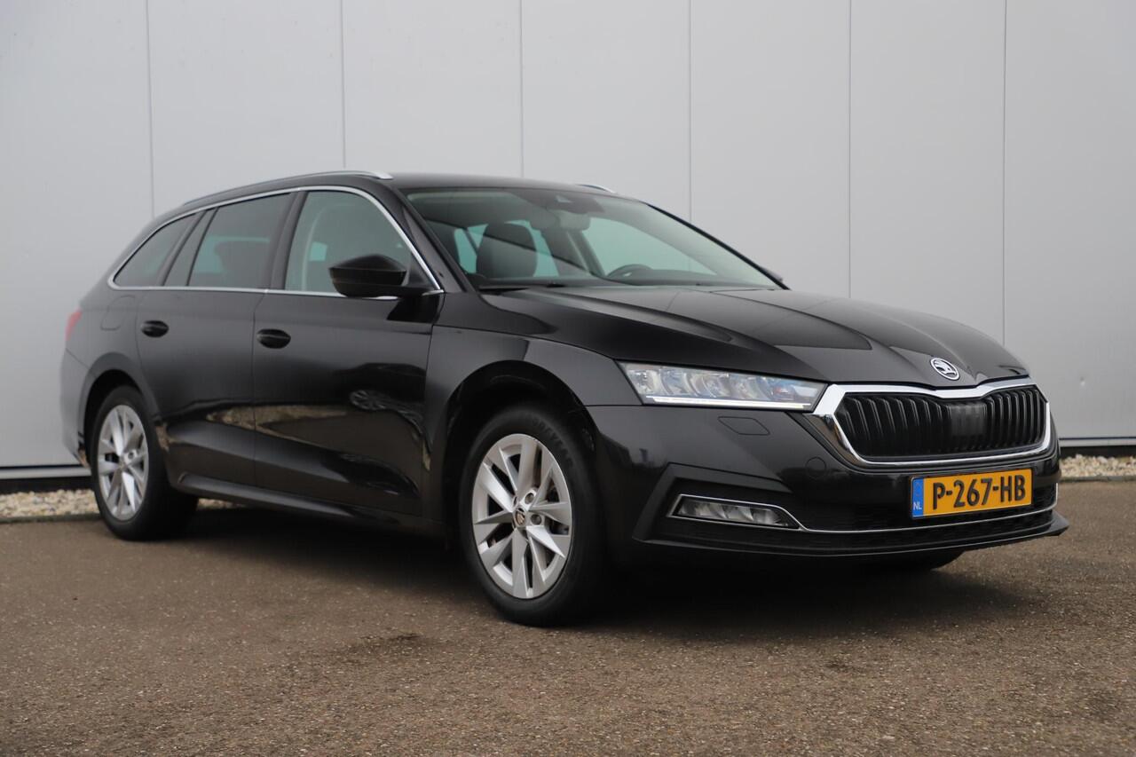 Skoda OCTAVIA Combi 1.0 TSI Business Edition Plus Leder Trekhaak Virtual Cockpit Navigatie Carplay Android Climate Control Adaptive Cruise Achteruitrijcamera Stoelverwarming