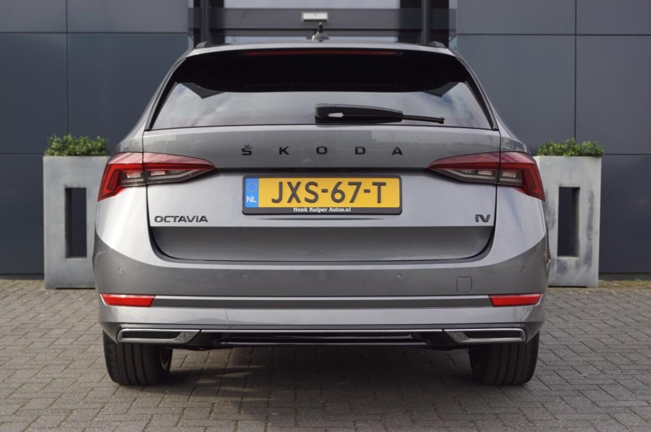 Skoda OCTAVIA Combi 1.4 TSI iV 204pk Sportline/Panodak/Sportstoelen elektr./ ACC/DCC/Head-up/AppConnect