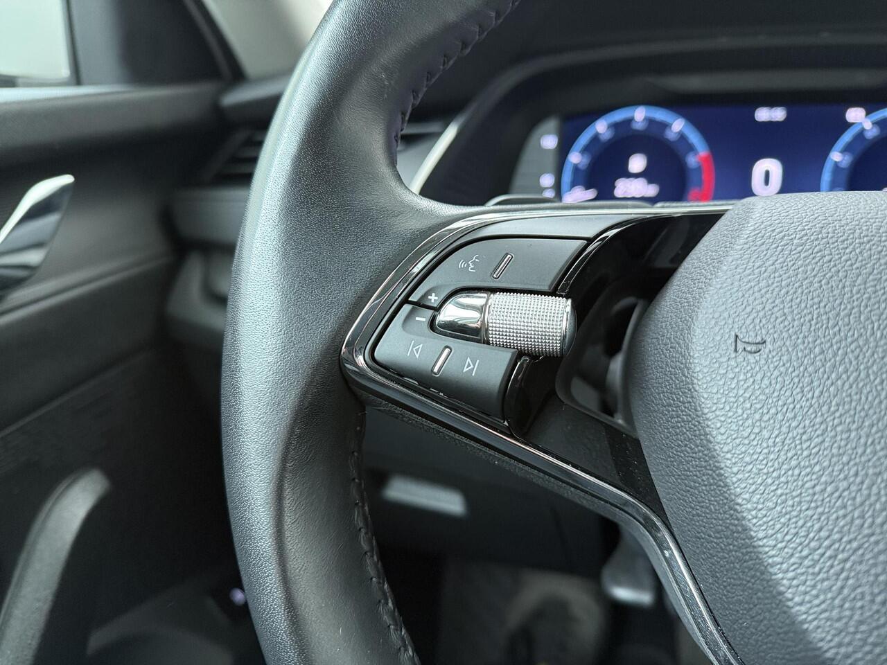 Skoda OCTAVIA Combi 1.0 e-TSI Business Edition | 110 PK | Automaat | Trekhaak | Cruise control | Apple Carplay/Android Auto |
