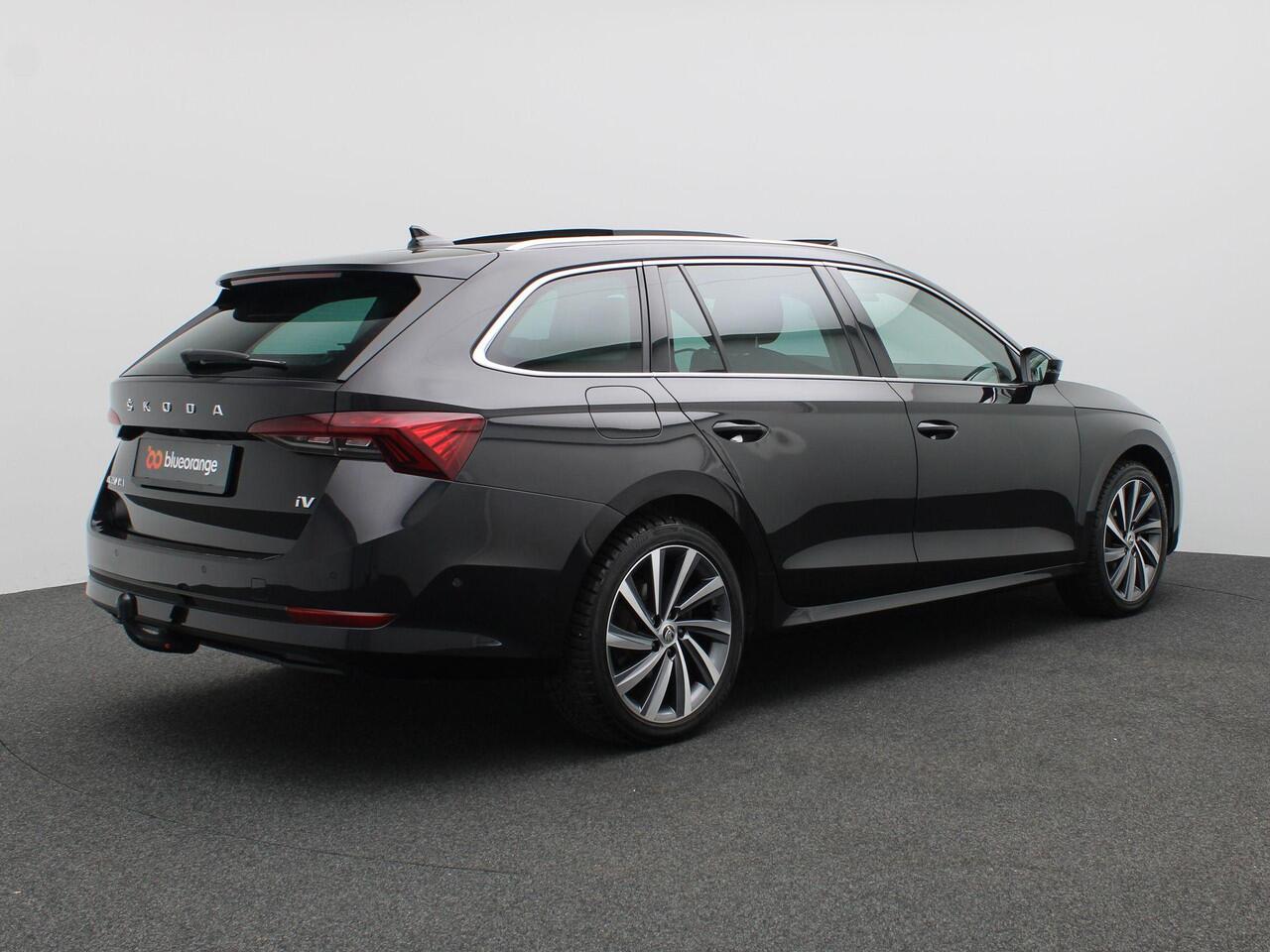 Skoda OCTAVIA Combi 1.4 TSI iV PHEV Business Edition Plus 204PK DSG Pano-Schuifdak, Leder, Trekhaak, Head-Up Display, Memorystoel, Virtual Pedal, 18" LM Velgen, Keyless, Matrix LED-Verlichting