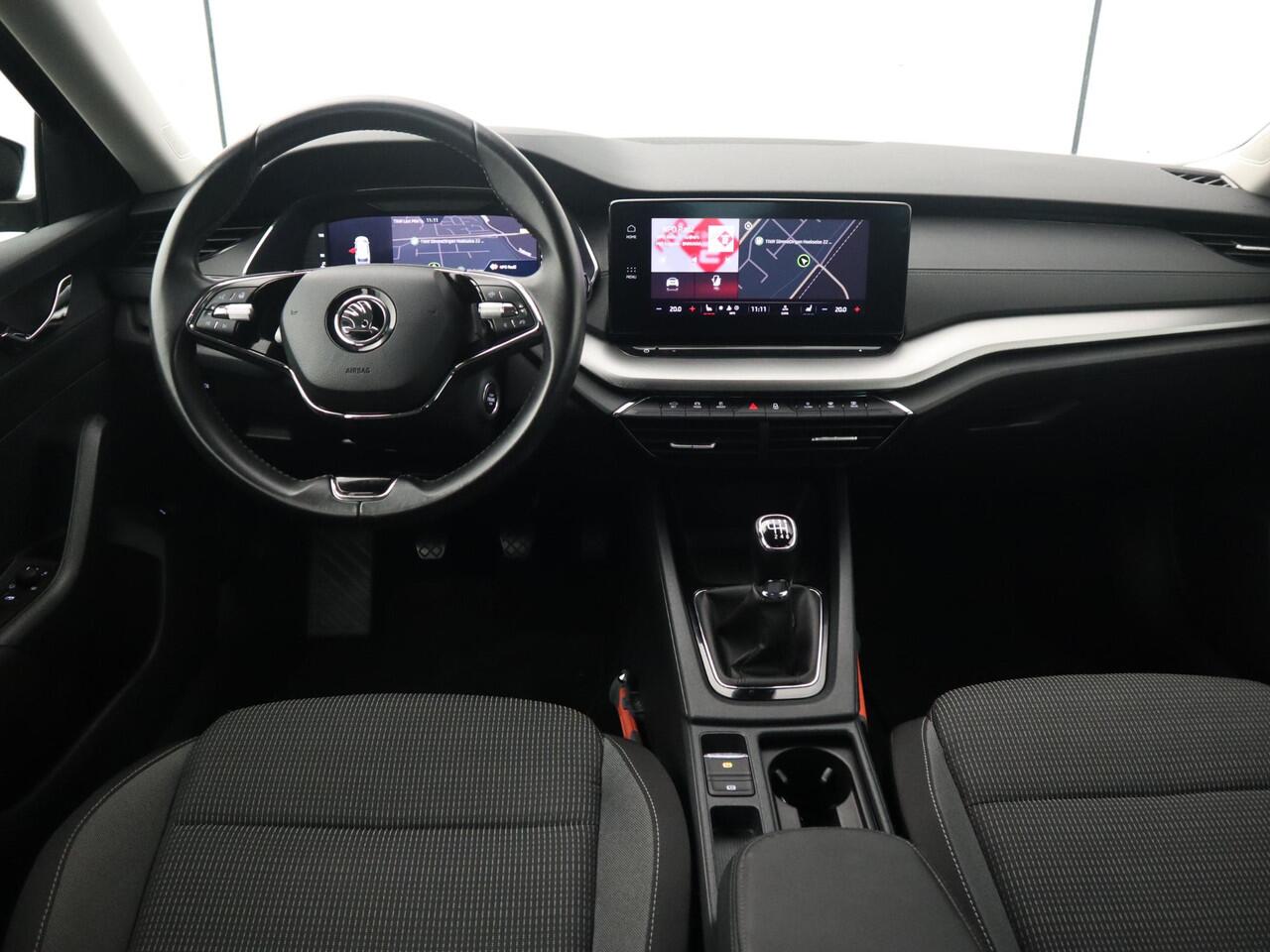 Skoda OCTAVIA Combi 1.0 TSI Business Edition TREKHAAK / STOELVERW / STUURVERW / VIRTUAL / FULL LED / KEYLESS / CARPLAY / NL-AUTO