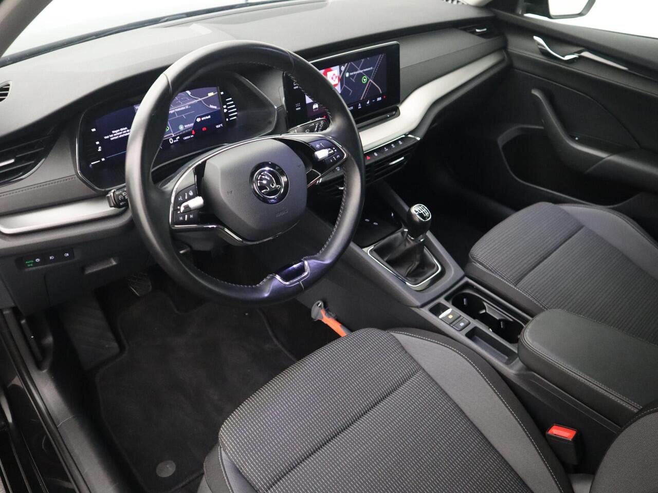 Skoda OCTAVIA Combi 1.0 TSI Business Edition TREKHAAK / STOELVERW / STUURVERW / VIRTUAL / FULL LED / KEYLESS / CARPLAY / NL-AUTO