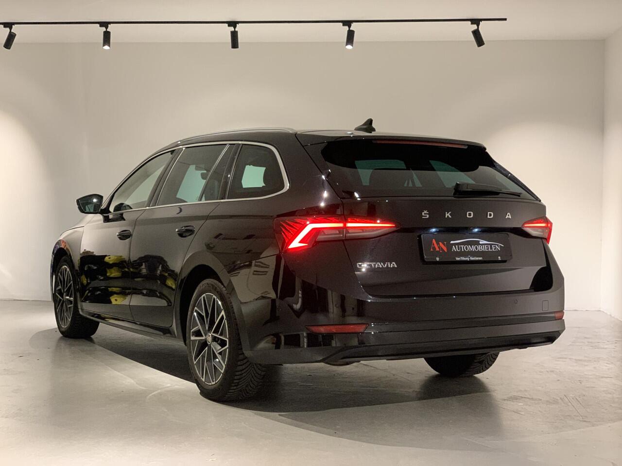 Skoda OCTAVIA Combi 2.0 TDI Full option 1 jaar garantie