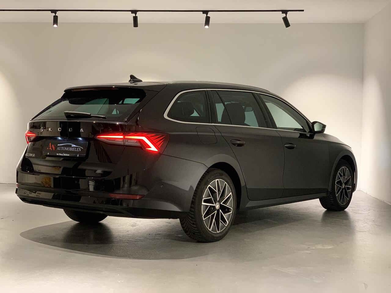 Skoda OCTAVIA Combi 2.0 TDI Full option 1 jaar garantie