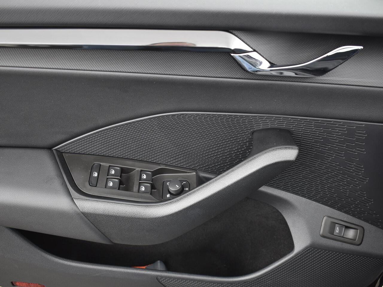 Skoda OCTAVIA Combi 1.0 TSI 110pk Business Edition · Apple/Android Car Play · Navigatie · Elek. Achterklep · P-Sensoren · Cruise Control · 16'' Inch · Garantie t/m 05-09-2027 of 100.000km