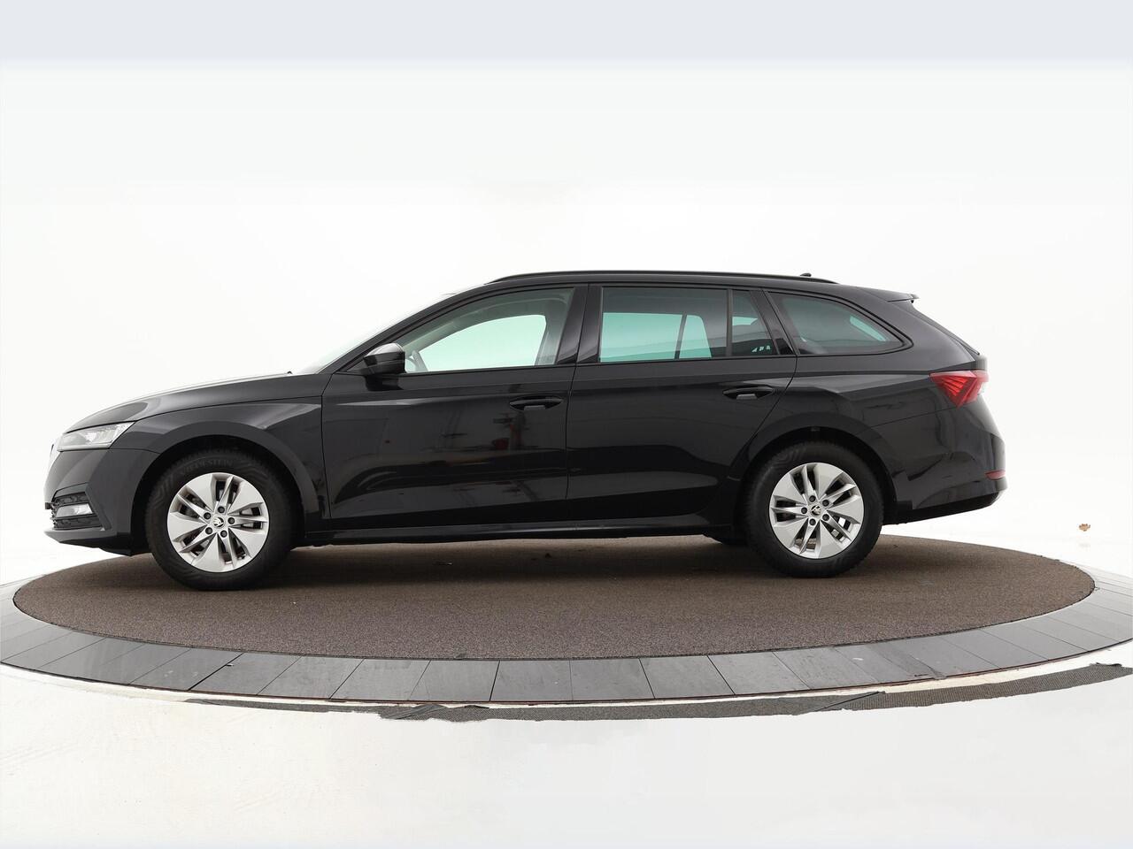 Skoda OCTAVIA Combi 1.0 TSI 110pk Business Edition · Apple/Android Car Play · Navigatie · Elek. Achterklep · P-Sensoren · Cruise Control · 16'' Inch · Garantie t/m 05-09-2027 of 100.000km