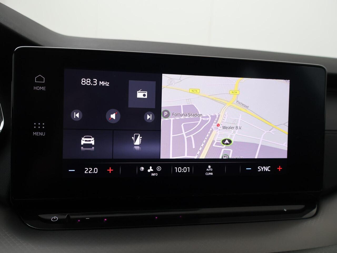 Skoda OCTAVIA Combi 1.0 TSI Ambition | 110 PK | Trekhaak wegklapbaar | Navigatiesysteem | Led verlichting |