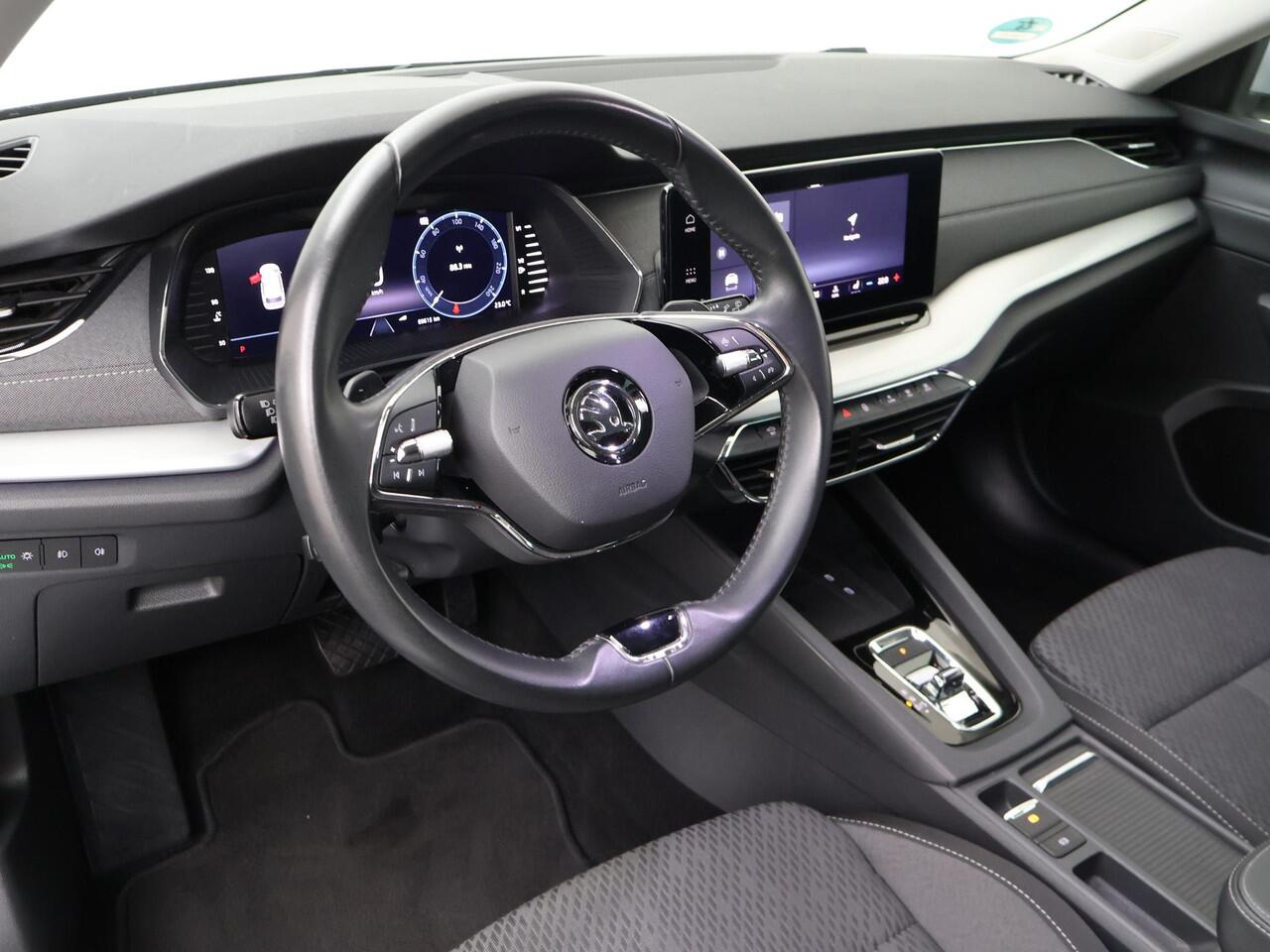 Skoda OCTAVIA Combi 1.0 e-TSI Business Edition Plus | 110 PK | Automaat | Trekhaak | Navigatiesysteem |