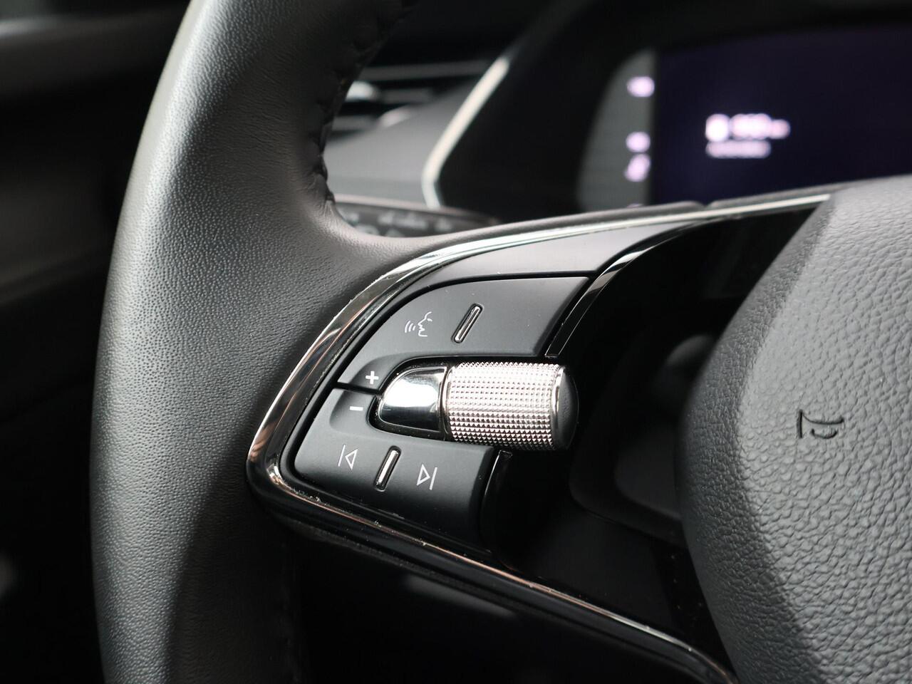 Skoda OCTAVIA Combi 1.0 TSI Ambition | 110 PK | Trekhaak wegklapbaar | Navigatiesysteem | Cruise control |