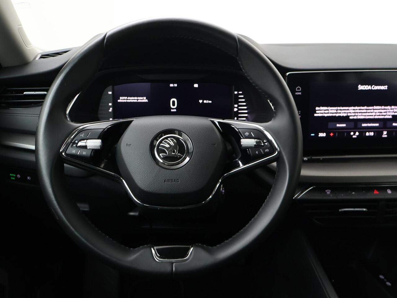 Skoda OCTAVIA Combi 1.0 TSI Ambition | 110 PK | Trekhaak wegklapbaar | Navigatiesysteem | Cruise control |