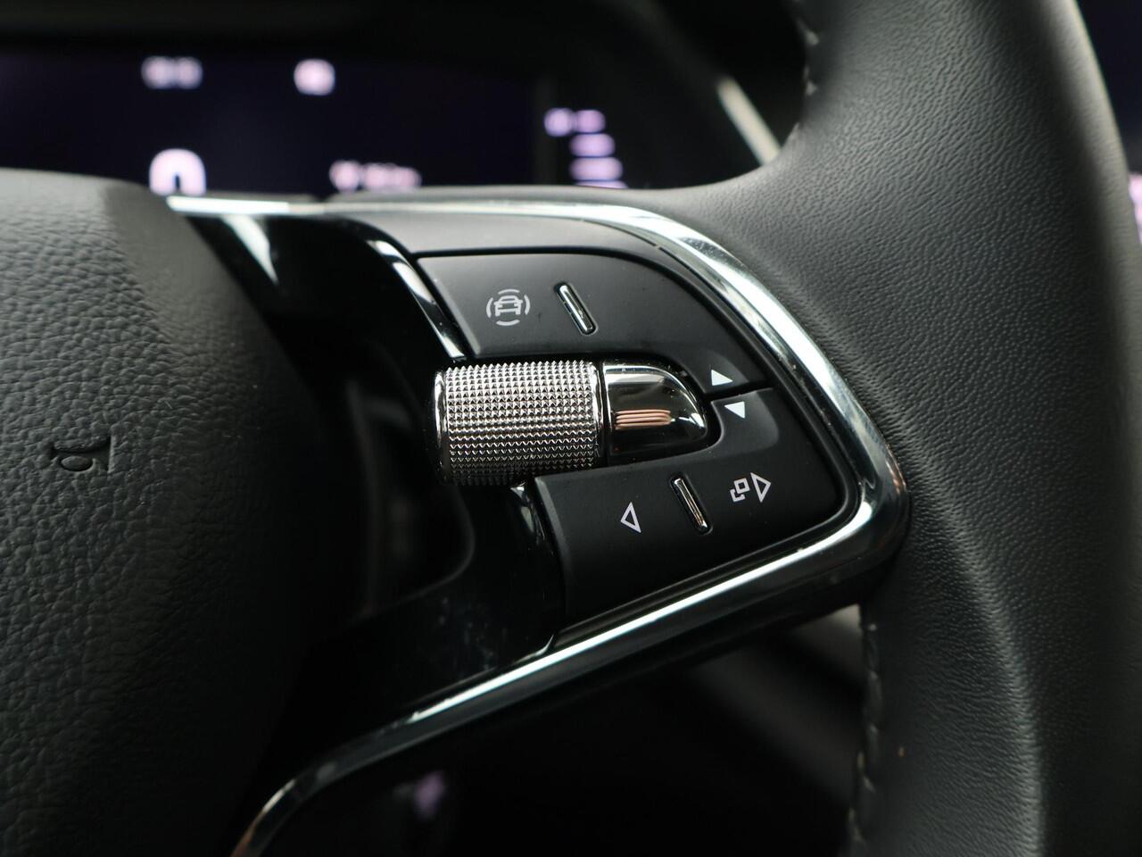 Skoda OCTAVIA Combi 1.0 TSI Ambition | 110 PK | Trekhaak wegklapbaar | Navigatiesysteem | Cruise control |