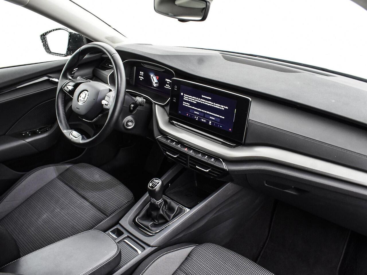 Skoda OCTAVIA Combi 1.0 TSI 110pk Business Edition · Apple/Android Car Play · Navigatie · P-Sensoren · Elek. Achterklep · Cruise Control · 16'' Inch · Garantie t/m 27-09-207 of 100.000km