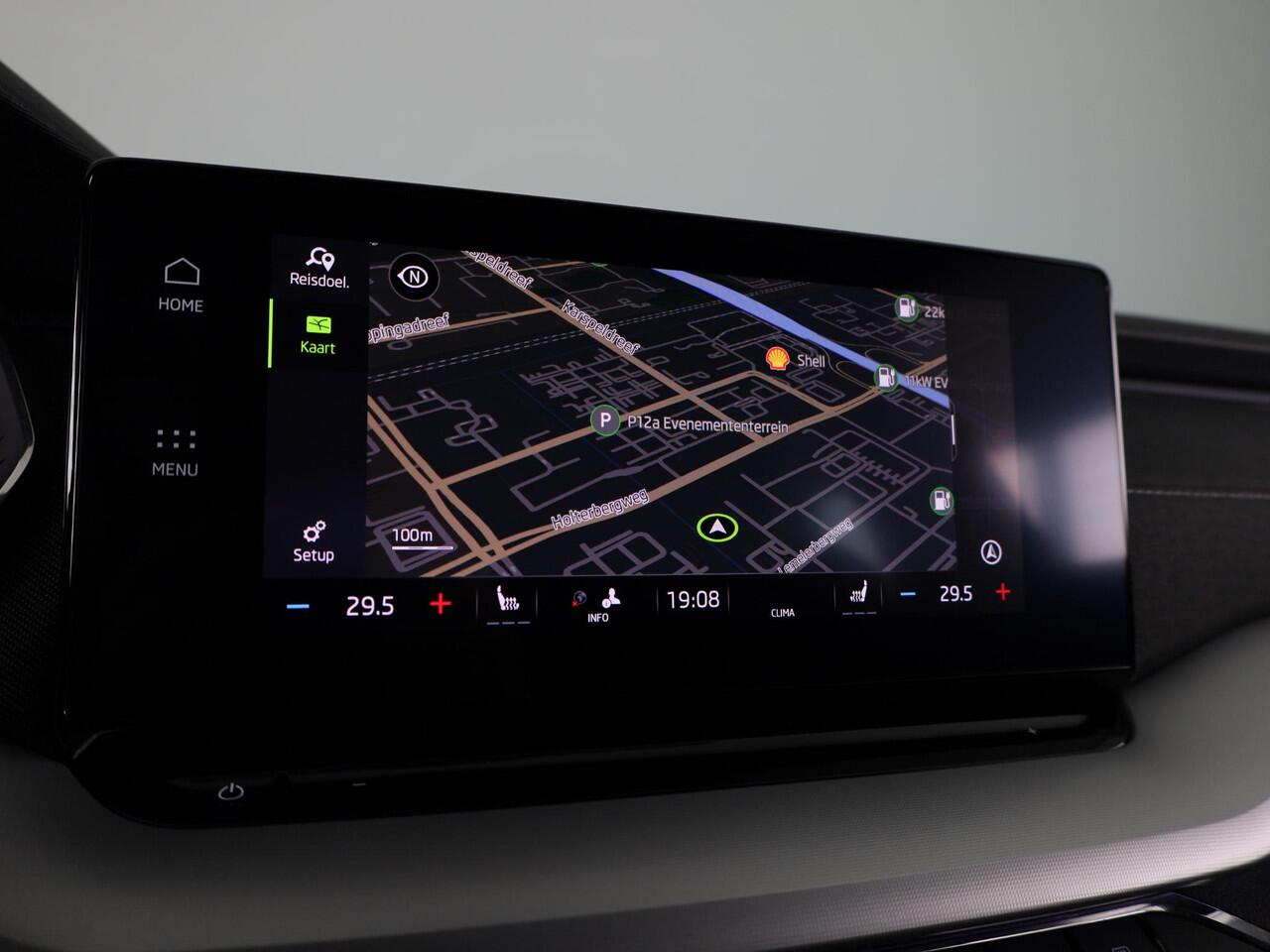 Skoda OCTAVIA Combi 1.0 e-TSI Business Edition Plus 110 pk Automaat (DSG) | Verlengde garantie | Navigatie | Parkeersensoren | Adaptieve cruise control | Stoelverwarming |