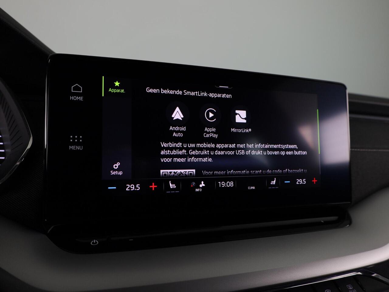 Skoda OCTAVIA Combi 1.0 e-TSI Business Edition Plus 110 pk Automaat (DSG) | Verlengde garantie | Navigatie | Parkeersensoren | Adaptieve cruise control | Stoelverwarming |