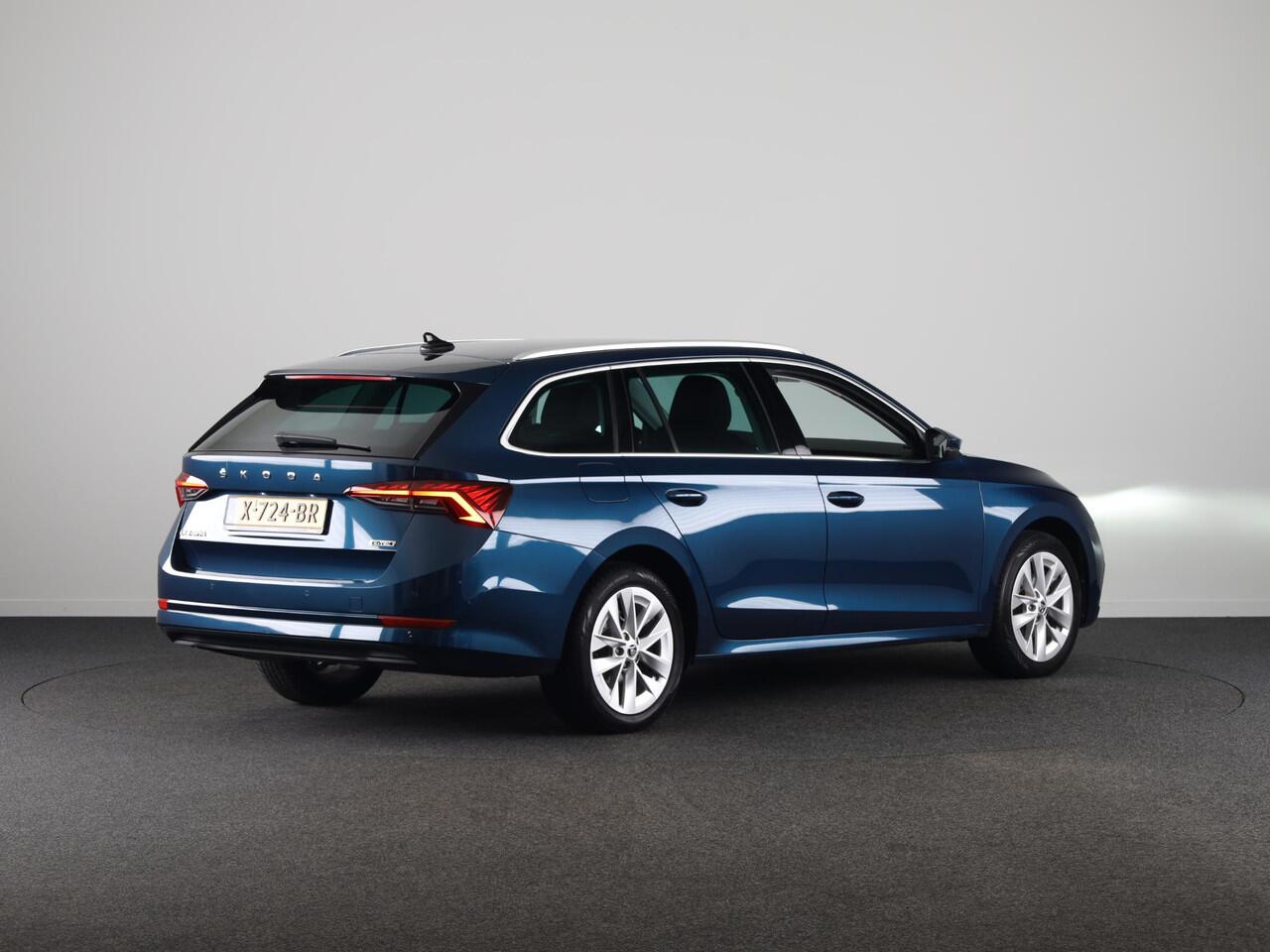 Skoda OCTAVIA Combi 1.0 e-TSI Business Edition Plus 110 pk Automaat (DSG) | Verlengde garantie | Navigatie | Parkeersensoren | Adaptieve cruise control | Stoelverwarming |