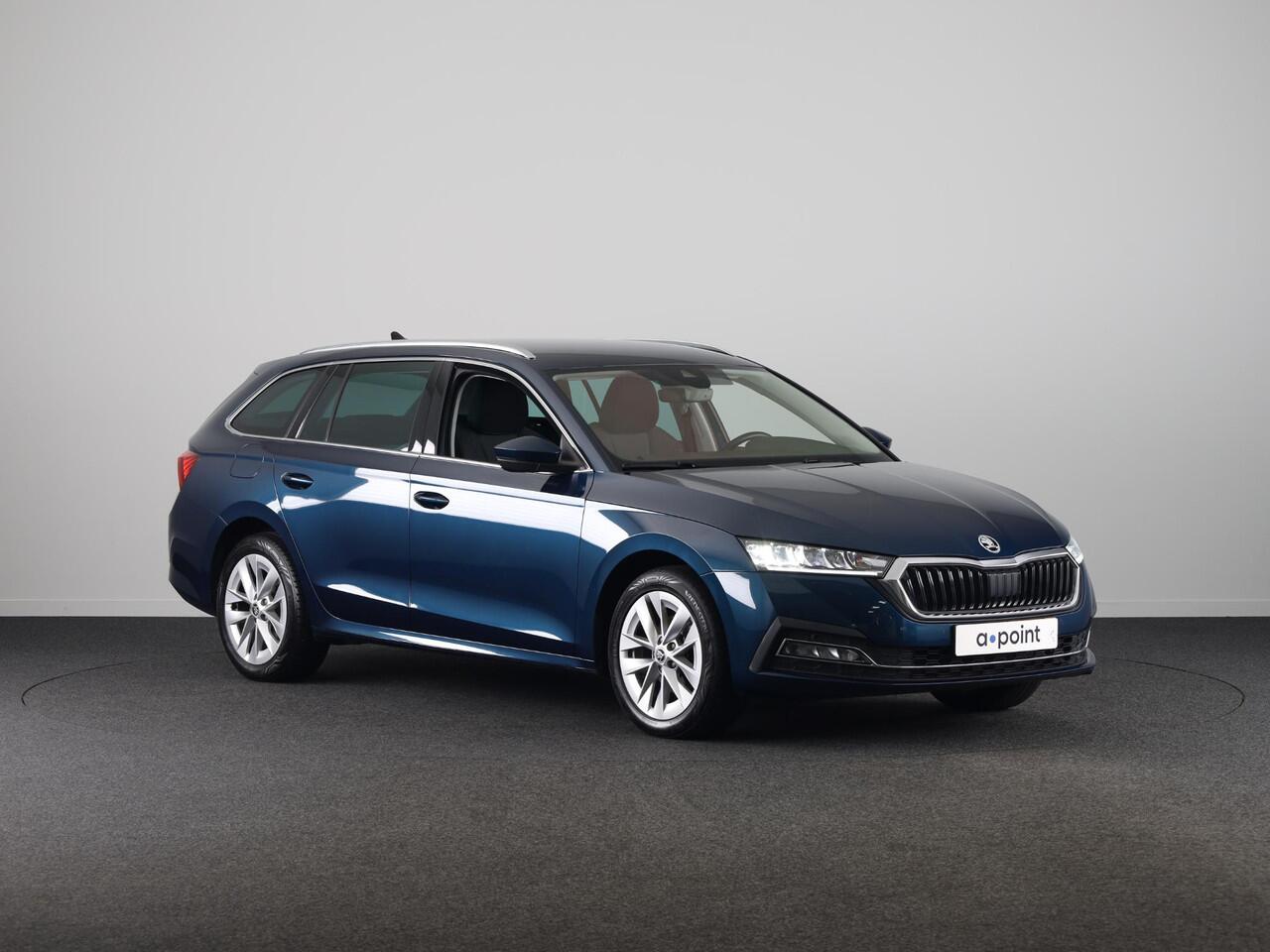 Skoda OCTAVIA Combi 1.0 e-TSI Business Edition Plus 110 pk Automaat (DSG) | Verlengde garantie | Navigatie | Parkeersensoren | Adaptieve cruise control | Stoelverwarming |